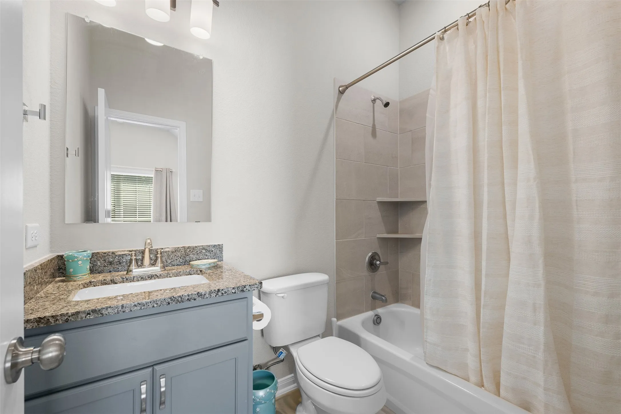 Single Family Residence For Sale in Bell County , 6620 Mc Gregor Loop, Killeen, Texas 76549, 4 Bedroom, 3 Bathroom, 3 Garage spaces, 2,036 Sqft, built in 2021, mls#21368246, Real Estate Agent in Killeen, Homes For Sale in Bell county, Homes For Sale in Killeen, Realtor in Killeen Texas, Real Estate Brokerage Independent Realty Texas, Luminita Cordes Realtor
