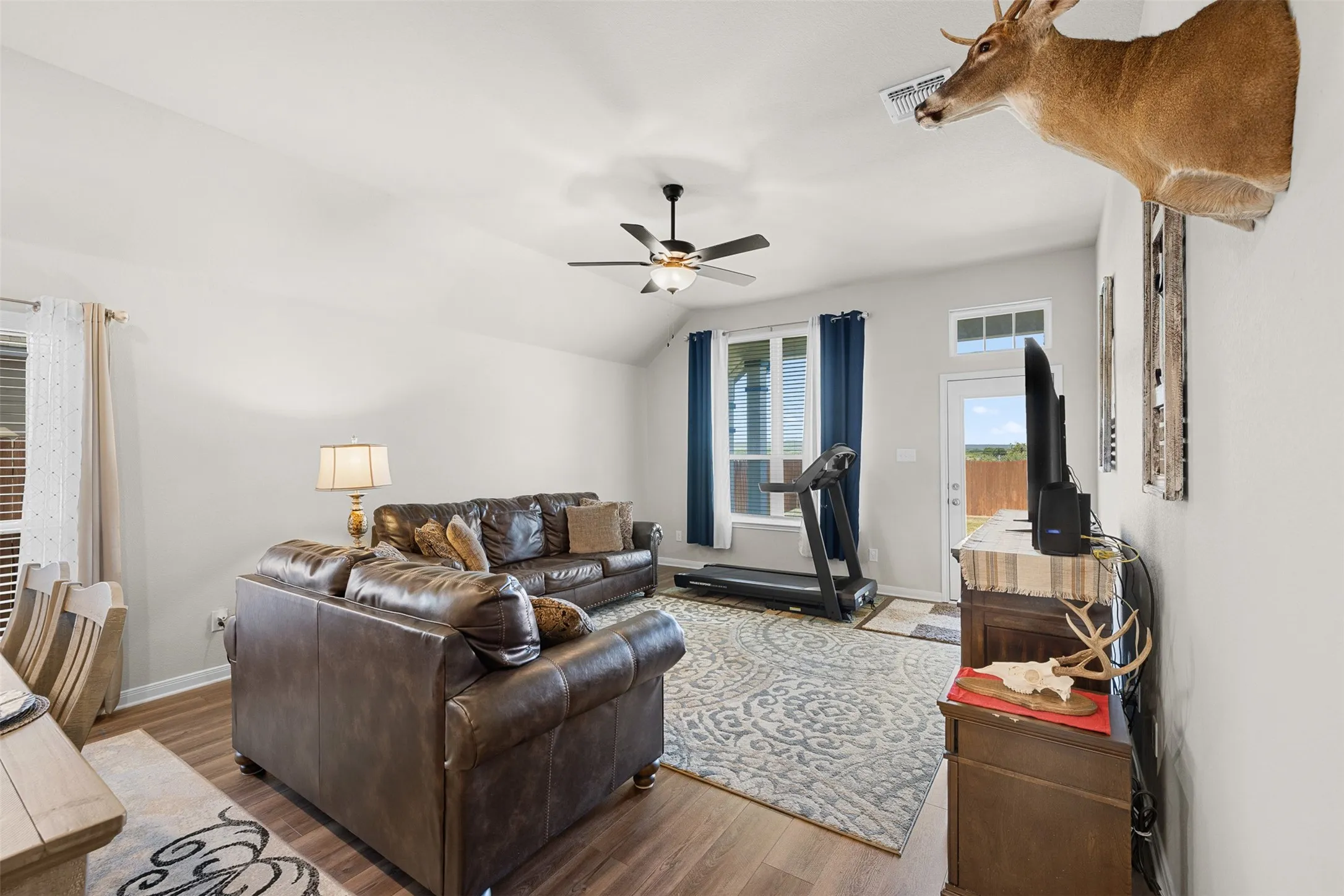 Single Family Residence For Sale in Bell County , 6620 Mc Gregor Loop, Killeen, Texas 76549, 4 Bedroom, 3 Bathroom, 3 Garage spaces, 2,036 Sqft, built in 2021, mls#21368246, Real Estate Agent in Killeen, Homes For Sale in Bell county, Homes For Sale in Killeen, Realtor in Killeen Texas, Real Estate Brokerage Independent Realty Texas, Luminita Cordes Realtor