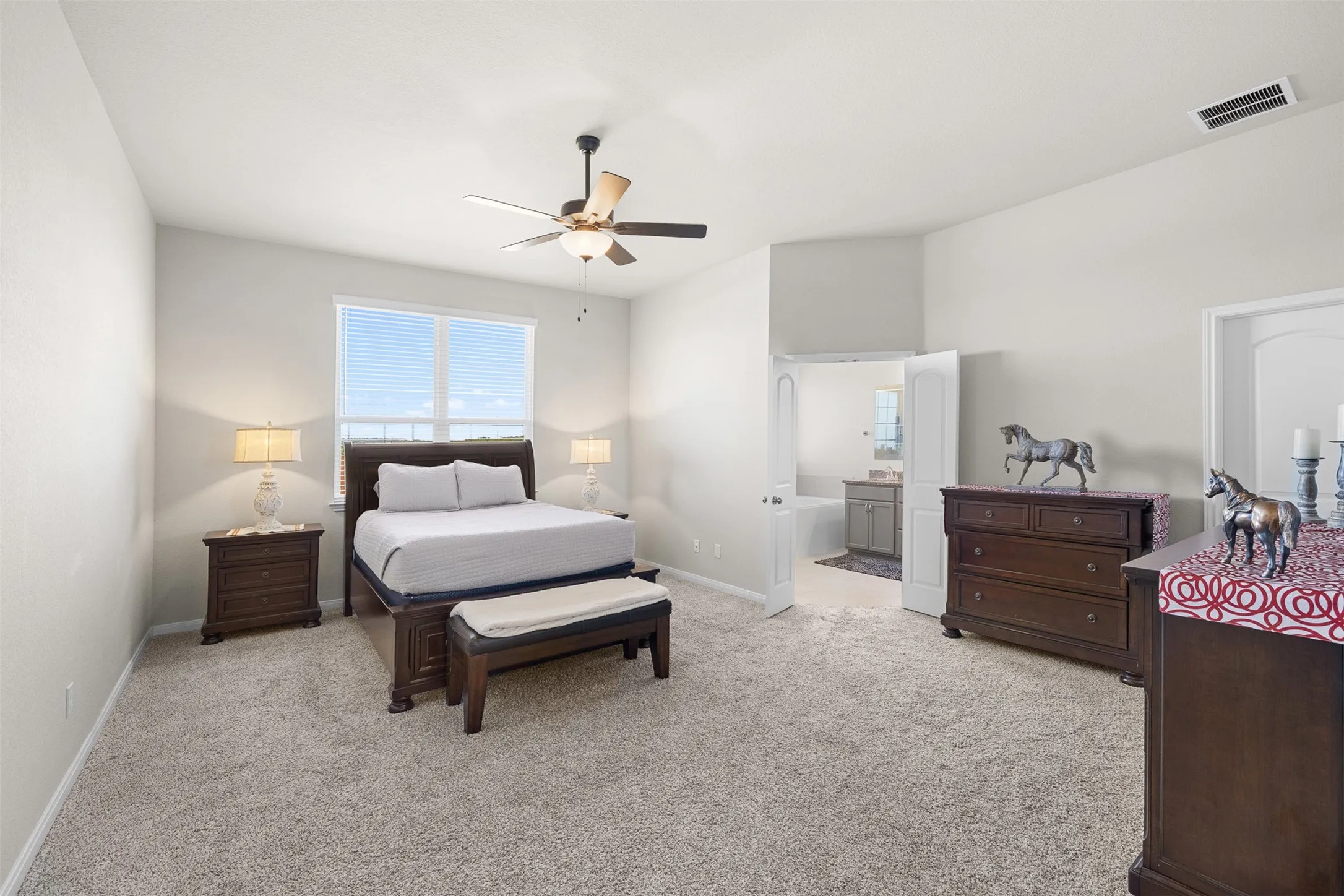 Single Family Residence For Sale in Bell County , 6620 Mc Gregor Loop, Killeen, Texas 76549, 4 Bedroom, 3 Bathroom, 3 Garage spaces, 2,036 Sqft, built in 2021, mls#21368246, Real Estate Agent in Killeen, Homes For Sale in Bell county, Homes For Sale in Killeen, Realtor in Killeen Texas, Real Estate Brokerage Independent Realty Texas, Luminita Cordes Realtor