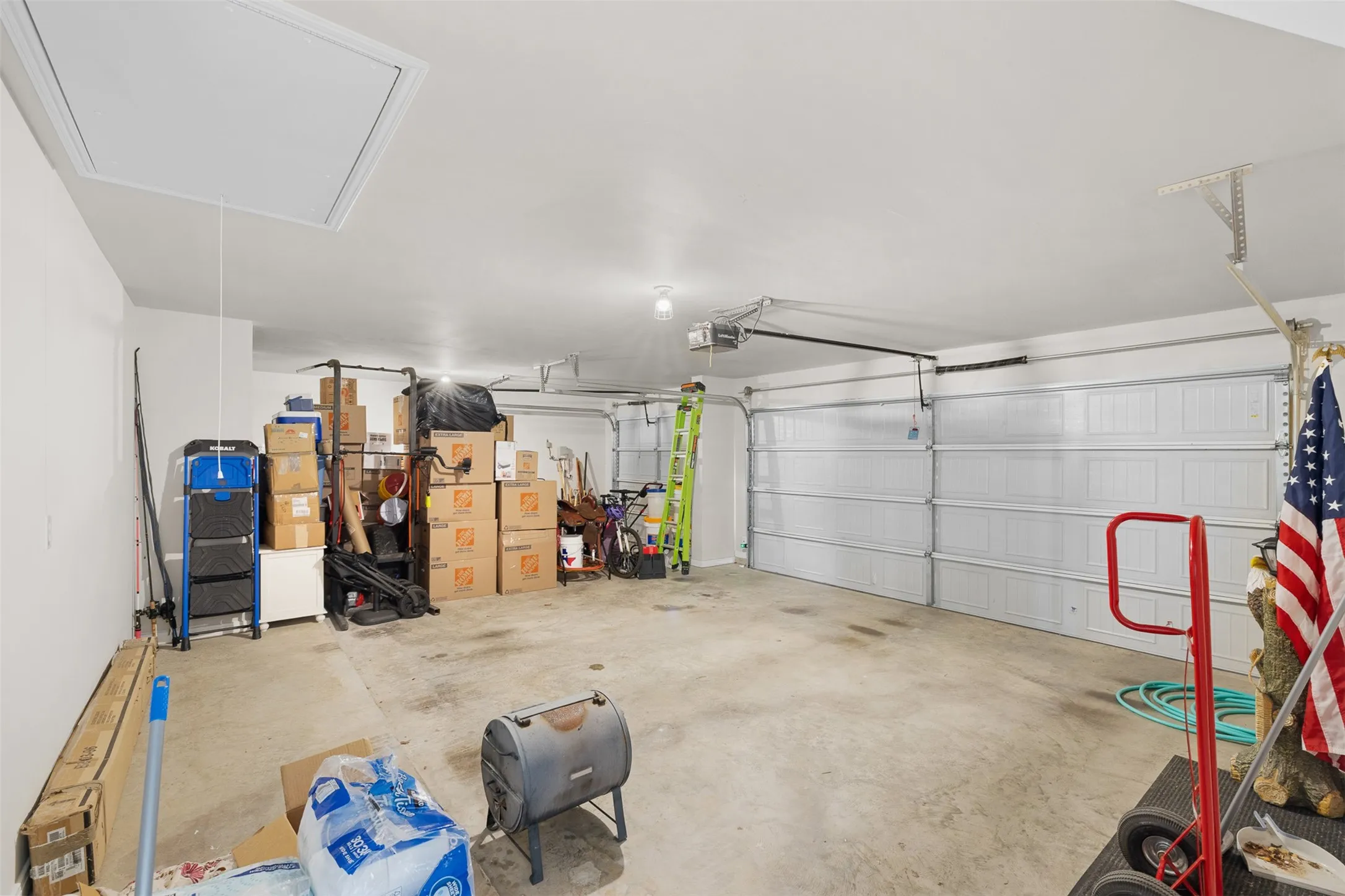 Single Family Residence For Sale in Bell County , 6620 Mc Gregor Loop, Killeen, Texas 76549, 4 Bedroom, 3 Bathroom, 3 Garage spaces, 2,036 Sqft, built in 2021, mls#21368246, Real Estate Agent in Killeen, Homes For Sale in Bell county, Homes For Sale in Killeen, Realtor in Killeen Texas, Real Estate Brokerage Independent Realty Texas, Luminita Cordes Realtor