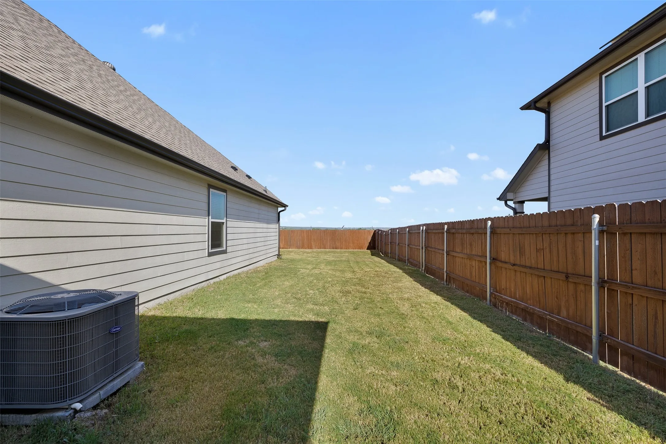 Single Family Residence For Sale in Bell County , 6620 Mc Gregor Loop, Killeen, Texas 76549, 4 Bedroom, 3 Bathroom, 3 Garage spaces, 2,036 Sqft, built in 2021, mls#21368246, Real Estate Agent in Killeen, Homes For Sale in Bell county, Homes For Sale in Killeen, Realtor in Killeen Texas, Real Estate Brokerage Independent Realty Texas, Luminita Cordes Realtor