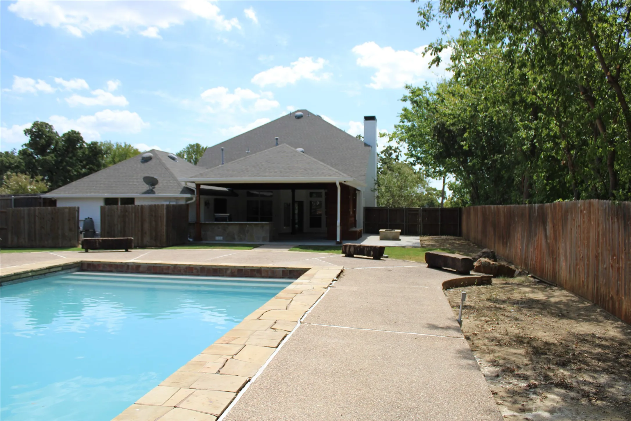 Single Family Residence For Sale in Tarrant County , 1601 VILLAGE Trail, Keller, Texas 76248, 4 Bedroom, 3 Bathroom, 3 Garage spaces, 3,060 Sqft, built in 1992, mls#21364350, Real Estate Agent in Keller, Homes For Sale in Tarrant county, Homes For Sale in Keller, Realtor in Keller Texas, Real Estate Brokerage Independent Realty Texas, Luminita Cordes Realtor