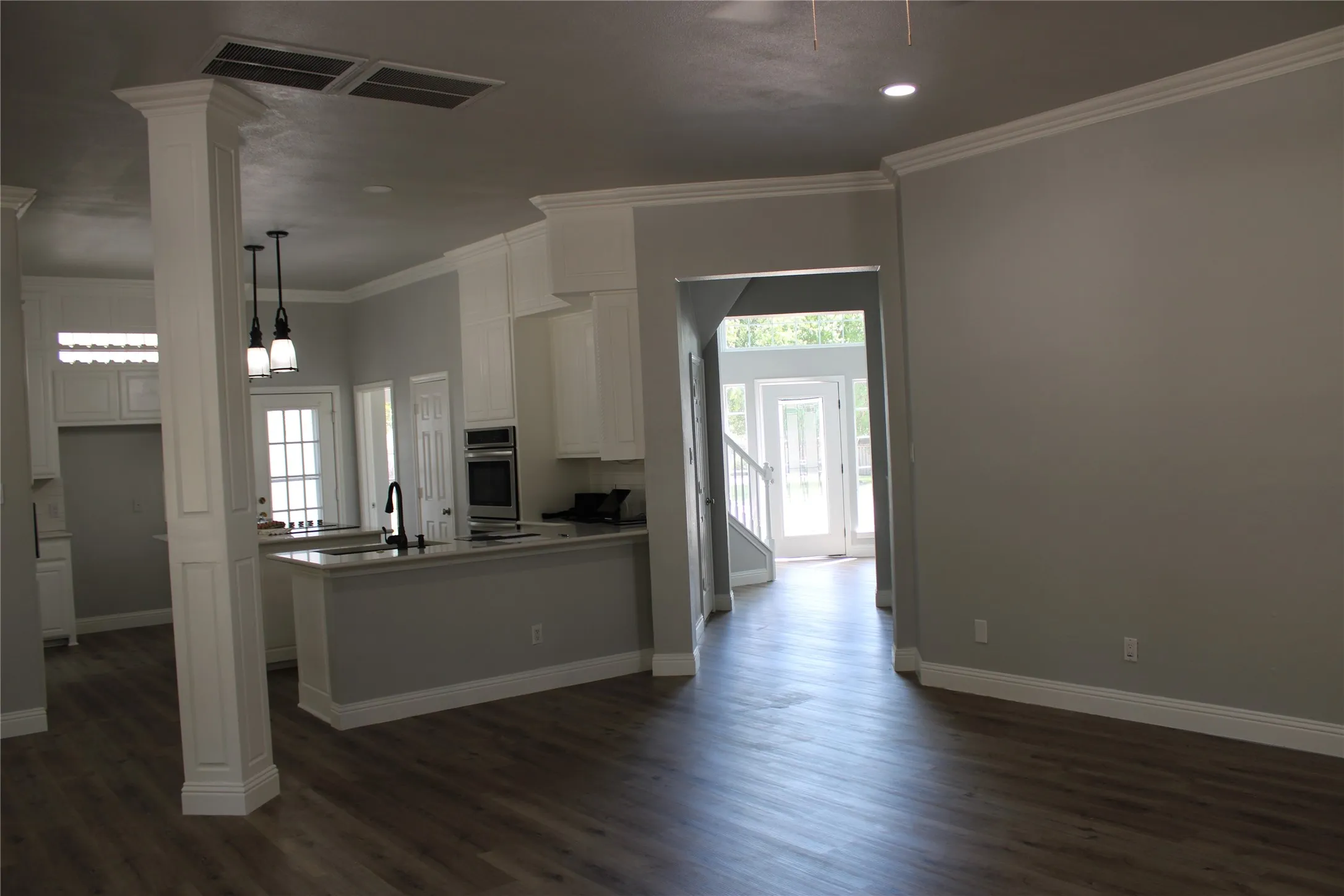 Single Family Residence For Sale in Tarrant County , 1601 VILLAGE Trail, Keller, Texas 76248, 4 Bedroom, 3 Bathroom, 3 Garage spaces, 3,060 Sqft, built in 1992, mls#21364350, Real Estate Agent in Keller, Homes For Sale in Tarrant county, Homes For Sale in Keller, Realtor in Keller Texas, Real Estate Brokerage Independent Realty Texas, Luminita Cordes Realtor