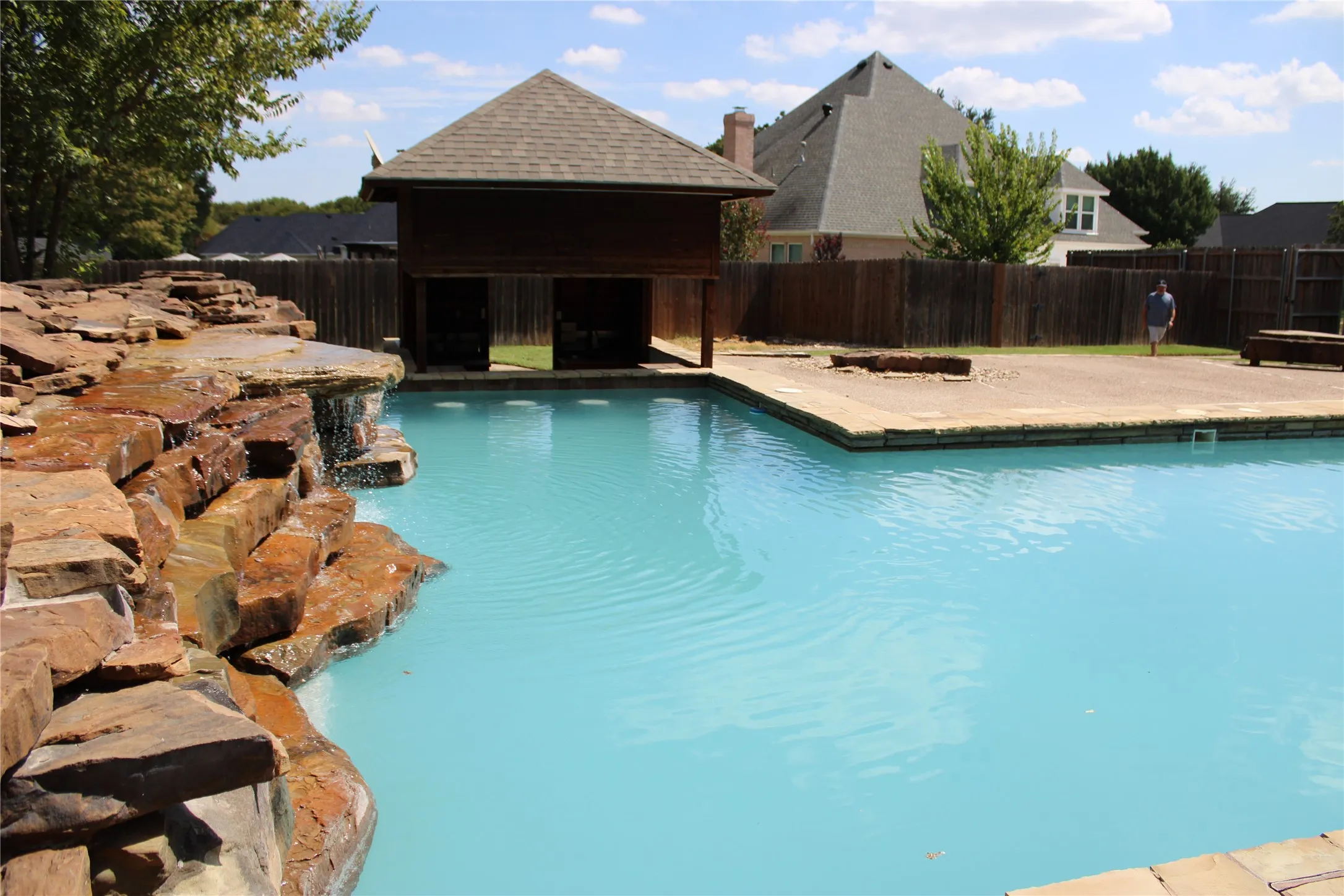 Single Family Residence For Sale in Tarrant County , 1601 VILLAGE Trail, Keller, Texas 76248, 4 Bedroom, 3 Bathroom, 3 Garage spaces, 3,060 Sqft, built in 1992, mls#21364350, Real Estate Agent in Keller, Homes For Sale in Tarrant county, Homes For Sale in Keller, Realtor in Keller Texas, Real Estate Brokerage Independent Realty Texas, Luminita Cordes Realtor