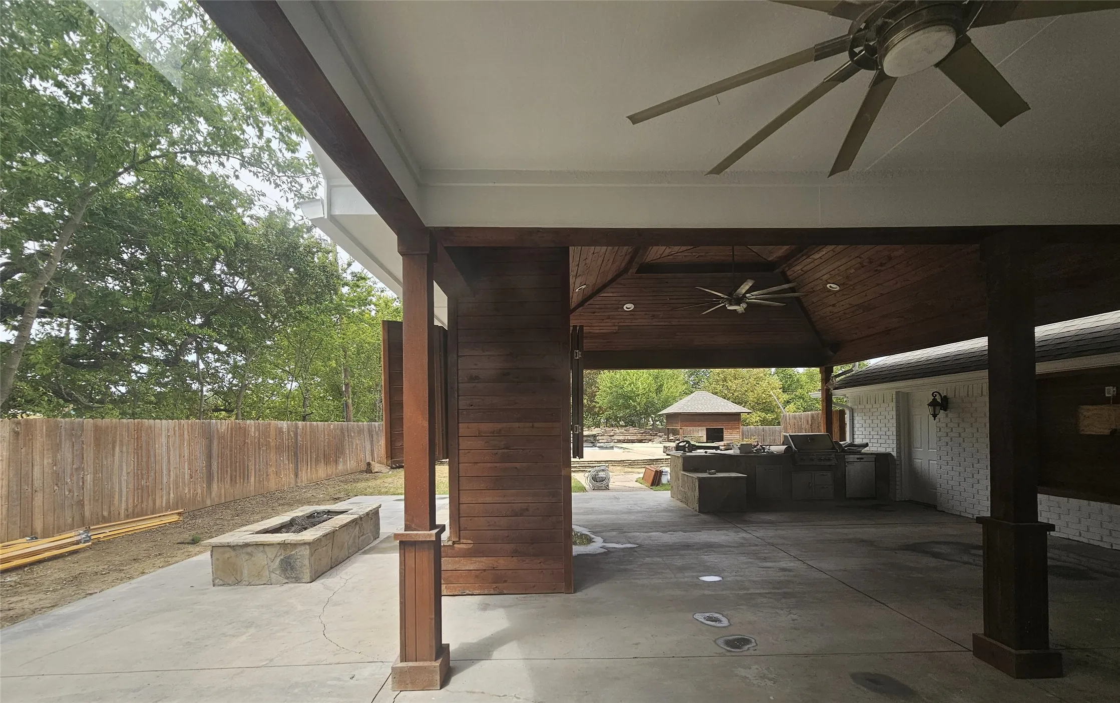 Single Family Residence For Sale in Tarrant County , 1601 VILLAGE Trail, Keller, Texas 76248, 4 Bedroom, 3 Bathroom, 3 Garage spaces, 3,060 Sqft, built in 1992, mls#21364350, Real Estate Agent in Keller, Homes For Sale in Tarrant county, Homes For Sale in Keller, Realtor in Keller Texas, Real Estate Brokerage Independent Realty Texas, Luminita Cordes Realtor