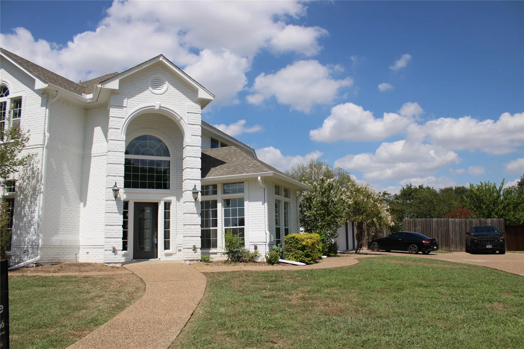 Single Family Residence For Sale in Tarrant County , 1601 VILLAGE Trail, Keller, Texas 76248, 4 Bedroom, 3 Bathroom, 3 Garage spaces, 3,060 Sqft, built in 1992, mls#21364350, Real Estate Agent in Keller, Homes For Sale in Tarrant county, Homes For Sale in Keller, Realtor in Keller Texas, Real Estate Brokerage Independent Realty Texas, Luminita Cordes Realtor