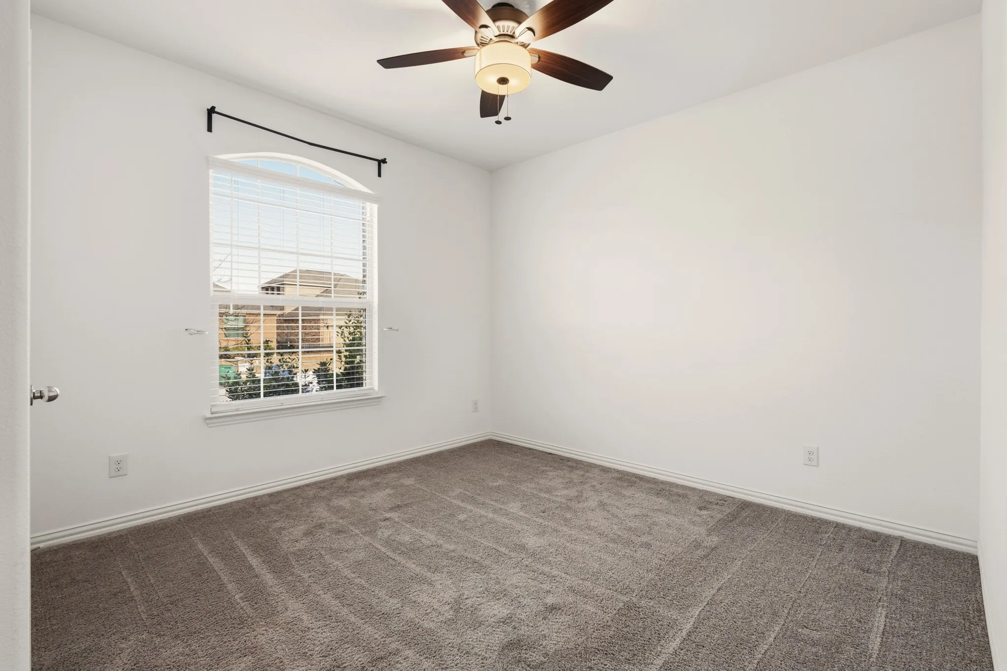 Single Family Residence For Rent in Rockwall County , 835 Sitwell Drive, Fate, Texas 75087, 4 Bedroom, 2 Bathroom, 2 Garage spaces, 1,838 Sqft, built in 2021, mls#21370234, Real Estate Agent in Fate, Homes For Rent in Rockwall county, Homes For Rent in Fate, Realtor in Fate Texas, Real Estate Brokerage Independent Realty Texas, Luminita Cordes Realtor