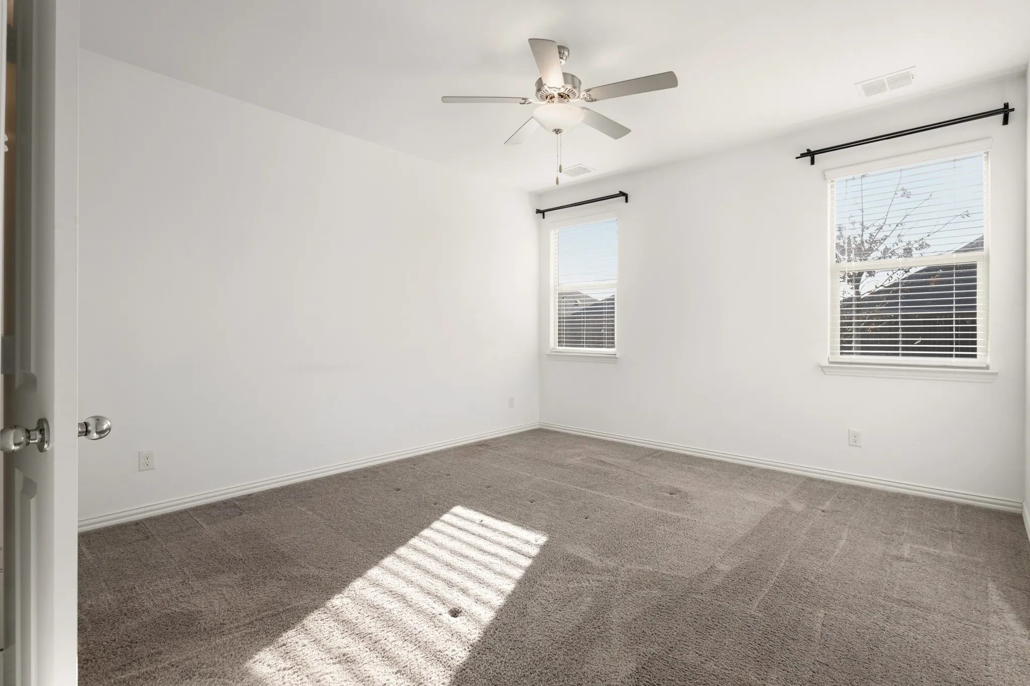Single Family Residence For Rent in Rockwall County , 835 Sitwell Drive, Fate, Texas 75087, 4 Bedroom, 2 Bathroom, 2 Garage spaces, 1,838 Sqft, built in 2021, mls#21370234, Real Estate Agent in Fate, Homes For Rent in Rockwall county, Homes For Rent in Fate, Realtor in Fate Texas, Real Estate Brokerage Independent Realty Texas, Luminita Cordes Realtor