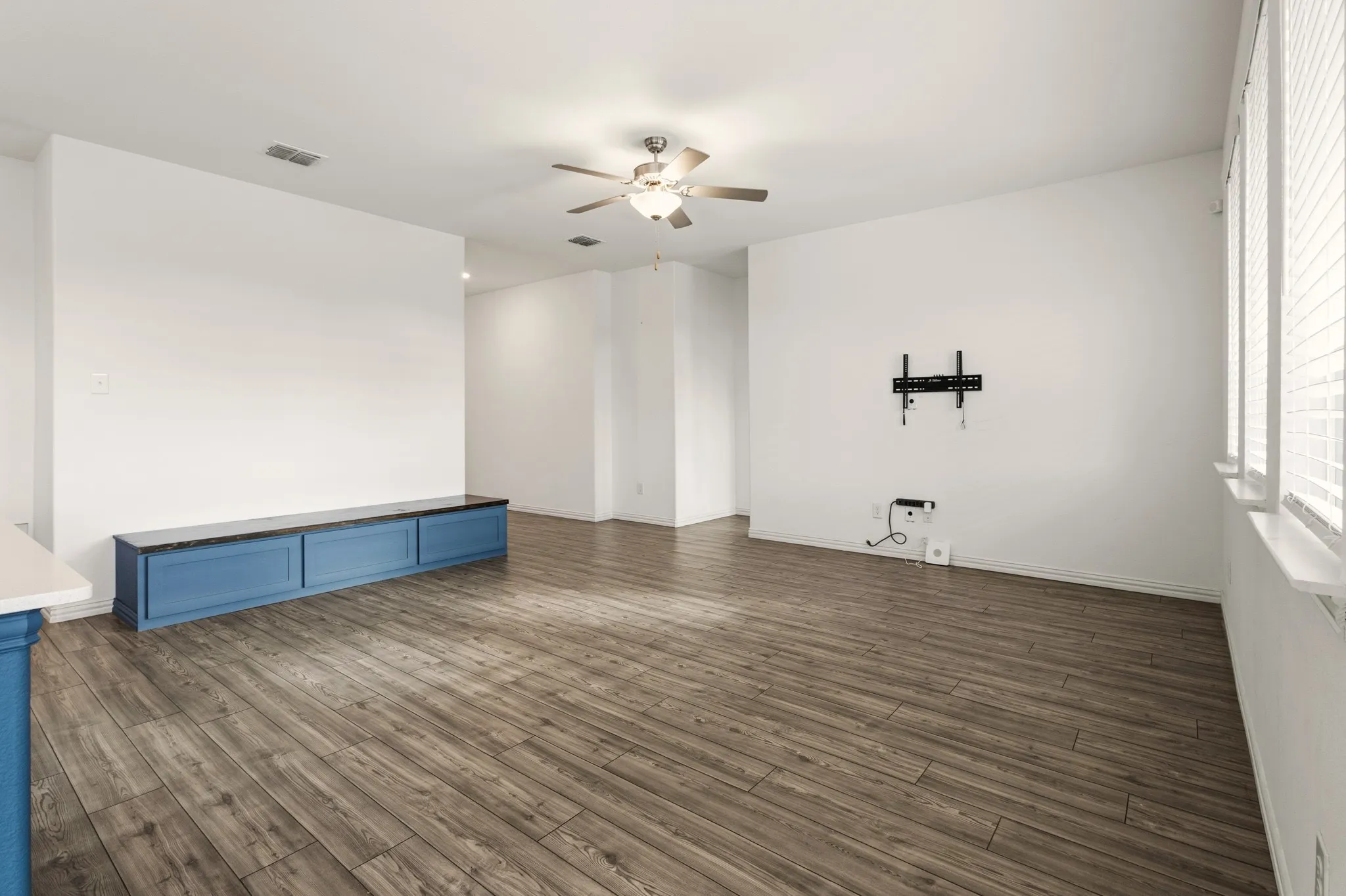Single Family Residence For Rent in Rockwall County , 835 Sitwell Drive, Fate, Texas 75087, 4 Bedroom, 2 Bathroom, 2 Garage spaces, 1,838 Sqft, built in 2021, mls#21370234, Real Estate Agent in Fate, Homes For Rent in Rockwall county, Homes For Rent in Fate, Realtor in Fate Texas, Real Estate Brokerage Independent Realty Texas, Luminita Cordes Realtor