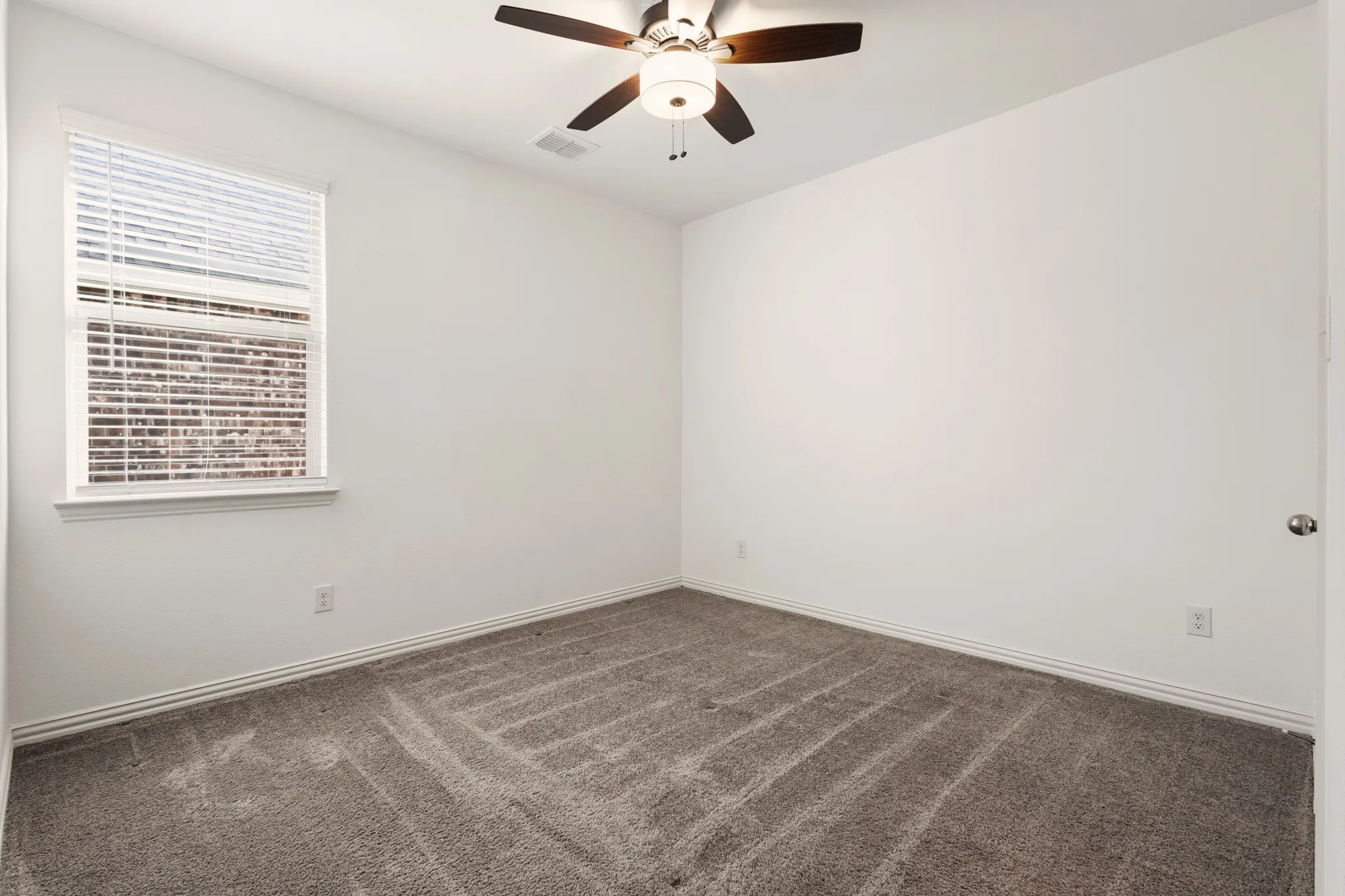 Single Family Residence For Rent in Rockwall County , 835 Sitwell Drive, Fate, Texas 75087, 4 Bedroom, 2 Bathroom, 2 Garage spaces, 1,838 Sqft, built in 2021, mls#21370234, Real Estate Agent in Fate, Homes For Rent in Rockwall county, Homes For Rent in Fate, Realtor in Fate Texas, Real Estate Brokerage Independent Realty Texas, Luminita Cordes Realtor
