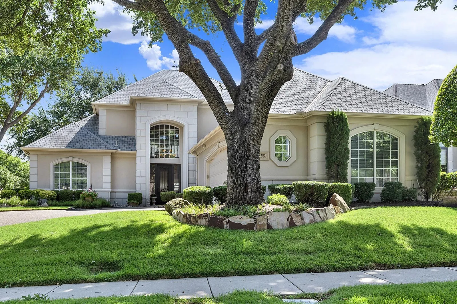 Single Family Residence For Sale in Collin County , 4782 WHITE BLUFF Drive, Frisco, Texas 75034, 4 Bedroom, 4 Bathroom, 2 Garage spaces, 3,776 Sqft, built in 1996, mls#21359506, Real Estate Agent in Frisco, Homes For Sale in Collin county, Homes For Sale in Frisco, Realtor in Frisco Texas, Real Estate Brokerage Independent Realty Texas, Luminita Cordes Realtor