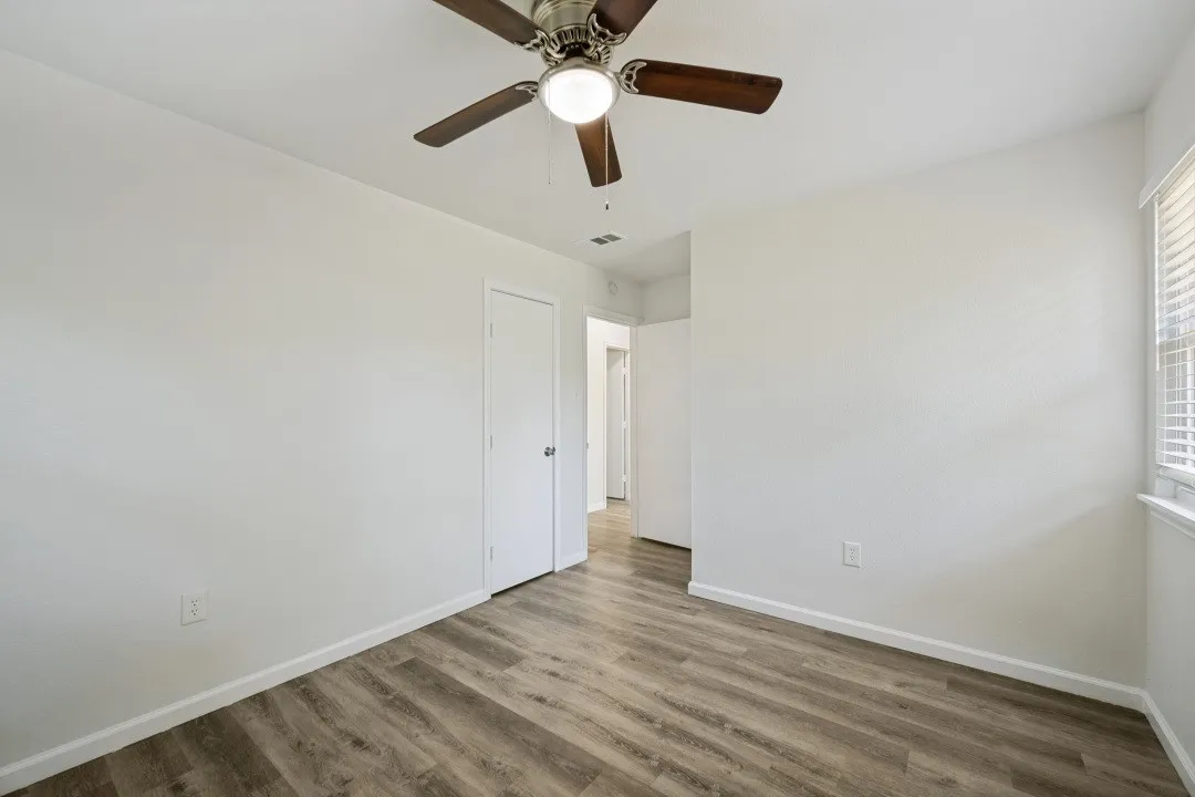 Single Family Residence For Rent in Tarrant County , 411 Hillcrest Street, Mansfield, Texas 76063, 4 Bedroom, 3 Bathroom, Garage spaces, 1,331 Sqft, built in 1959, mls#21370243, Real Estate Agent in Mansfield, Homes For Rent in Tarrant county, Homes For Rent in Mansfield, Realtor in Mansfield Texas, Real Estate Brokerage Independent Realty Texas, Luminita Cordes Realtor