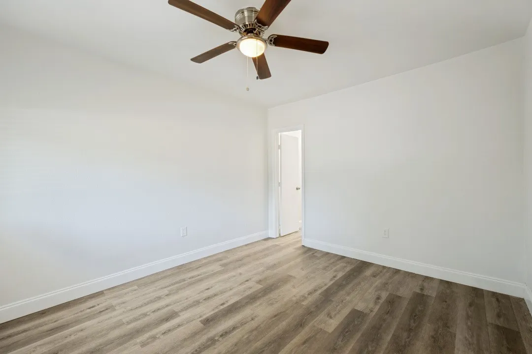 Single Family Residence For Rent in Tarrant County , 411 Hillcrest Street, Mansfield, Texas 76063, 4 Bedroom, 3 Bathroom, Garage spaces, 1,331 Sqft, built in 1959, mls#21370243, Real Estate Agent in Mansfield, Homes For Rent in Tarrant county, Homes For Rent in Mansfield, Realtor in Mansfield Texas, Real Estate Brokerage Independent Realty Texas, Luminita Cordes Realtor