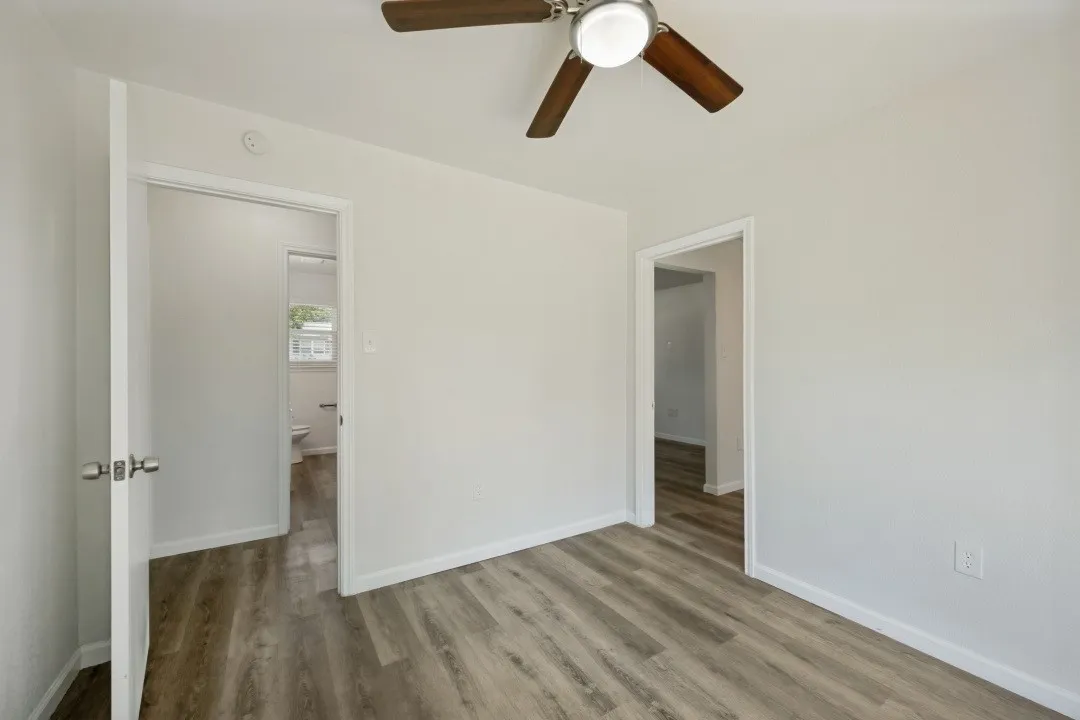 Single Family Residence For Rent in Tarrant County , 411 Hillcrest Street, Mansfield, Texas 76063, 4 Bedroom, 3 Bathroom, Garage spaces, 1,331 Sqft, built in 1959, mls#21370243, Real Estate Agent in Mansfield, Homes For Rent in Tarrant county, Homes For Rent in Mansfield, Realtor in Mansfield Texas, Real Estate Brokerage Independent Realty Texas, Luminita Cordes Realtor