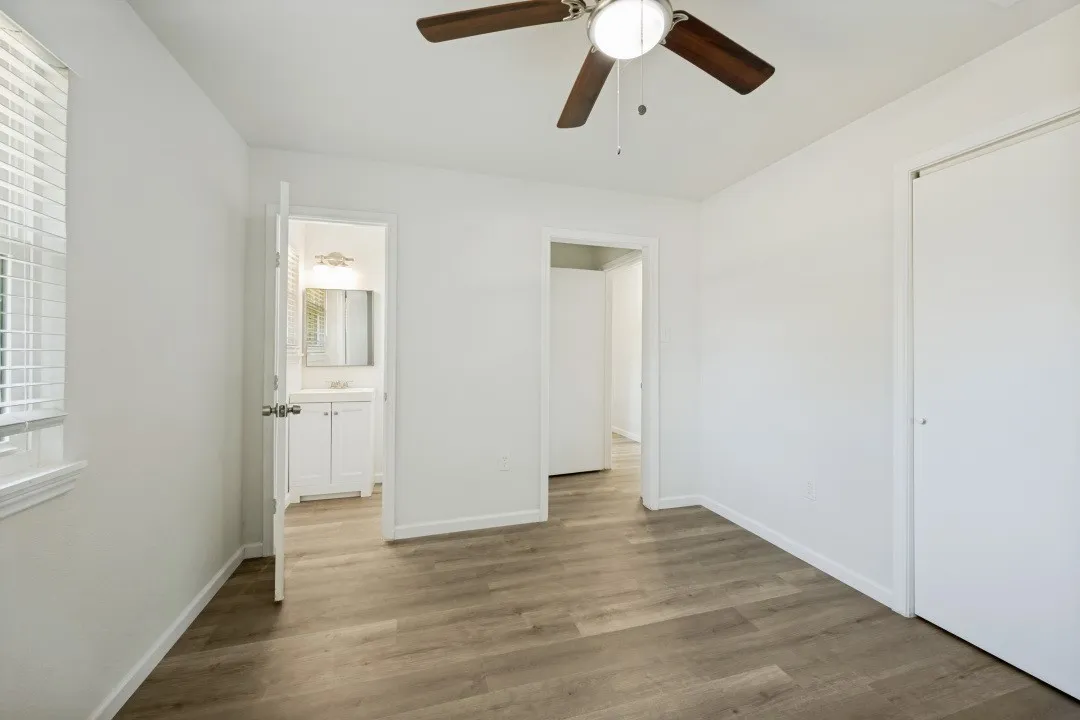Single Family Residence For Rent in Tarrant County , 411 Hillcrest Street, Mansfield, Texas 76063, 4 Bedroom, 3 Bathroom, Garage spaces, 1,331 Sqft, built in 1959, mls#21370243, Real Estate Agent in Mansfield, Homes For Rent in Tarrant county, Homes For Rent in Mansfield, Realtor in Mansfield Texas, Real Estate Brokerage Independent Realty Texas, Luminita Cordes Realtor