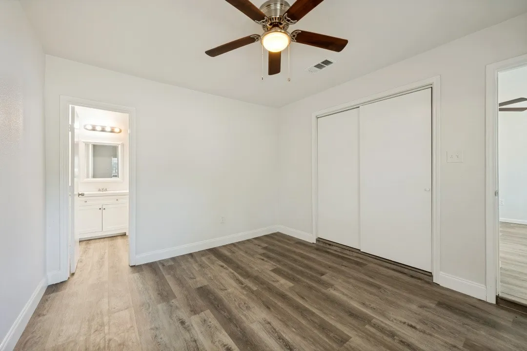 Single Family Residence For Rent in Tarrant County , 411 Hillcrest Street, Mansfield, Texas 76063, 4 Bedroom, 3 Bathroom, Garage spaces, 1,331 Sqft, built in 1959, mls#21370243, Real Estate Agent in Mansfield, Homes For Rent in Tarrant county, Homes For Rent in Mansfield, Realtor in Mansfield Texas, Real Estate Brokerage Independent Realty Texas, Luminita Cordes Realtor
