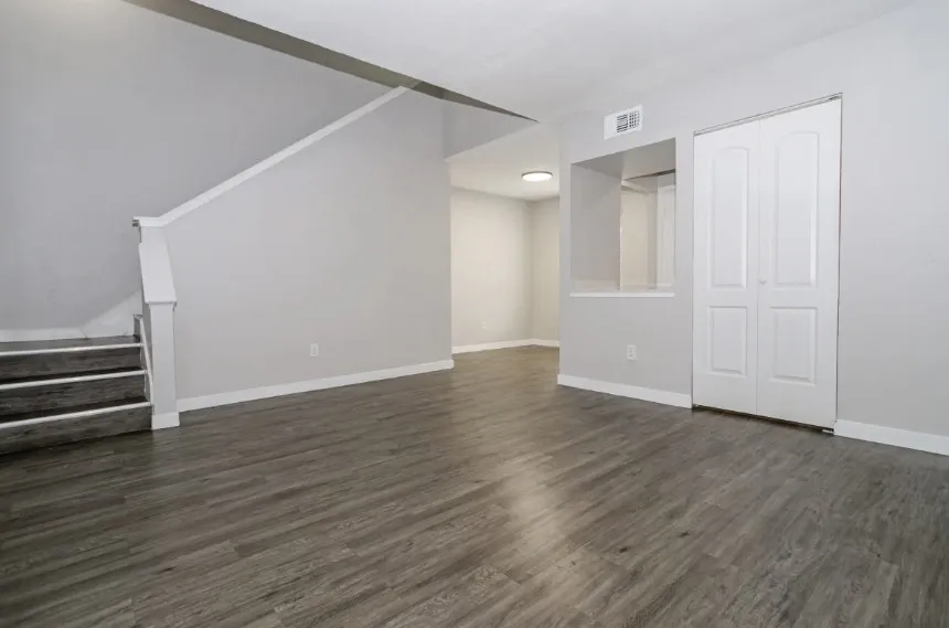 Apartment For Rent in Dallas County , 2807 Bachman Drive A3R, Dallas, Texas 75220, 1 Bedroom, 1 Bathroom, Garage spaces, 810 Sqft, built in 1973, mls#21370237, Real Estate Agent in Dallas, Homes For Rent in Dallas county, Homes For Rent in Dallas, Realtor in Dallas Texas, Real Estate Brokerage Independent Realty Texas, Luminita Cordes Realtor