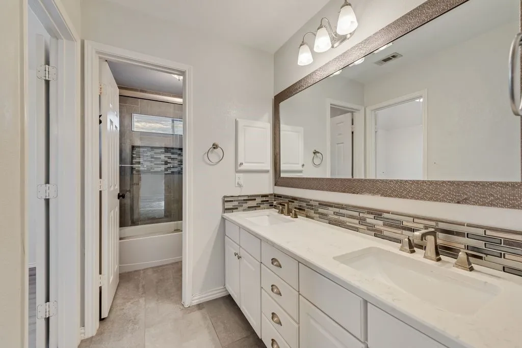 Single Family Residence For Sale in Collin County , 7100 Ledgestone Court, Frisco, Texas 75034, 4 Bedroom, 3 Bathroom, 2 Garage spaces, 2,621 Sqft, built in 1996, mls#21370249, Real Estate Agent in Frisco, Homes For Sale in Collin county, Homes For Sale in Frisco, Realtor in Frisco Texas, Real Estate Brokerage Independent Realty Texas, Luminita Cordes Realtor