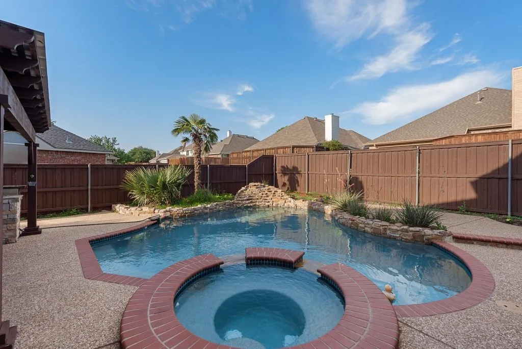 Single Family Residence For Sale in Collin County , 7100 Ledgestone Court, Frisco, Texas 75034, 4 Bedroom, 3 Bathroom, 2 Garage spaces, 2,621 Sqft, built in 1996, mls#21370249, Real Estate Agent in Frisco, Homes For Sale in Collin county, Homes For Sale in Frisco, Realtor in Frisco Texas, Real Estate Brokerage Independent Realty Texas, Luminita Cordes Realtor