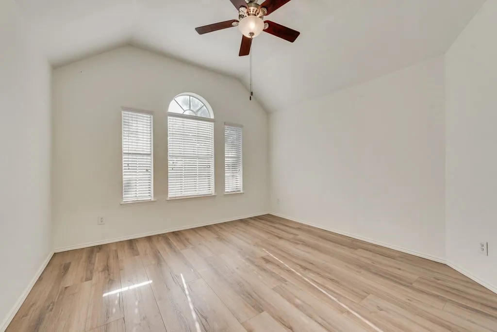 Single Family Residence For Sale in Collin County , 7100 Ledgestone Court, Frisco, Texas 75034, 4 Bedroom, 3 Bathroom, 2 Garage spaces, 2,621 Sqft, built in 1996, mls#21370249, Real Estate Agent in Frisco, Homes For Sale in Collin county, Homes For Sale in Frisco, Realtor in Frisco Texas, Real Estate Brokerage Independent Realty Texas, Luminita Cordes Realtor