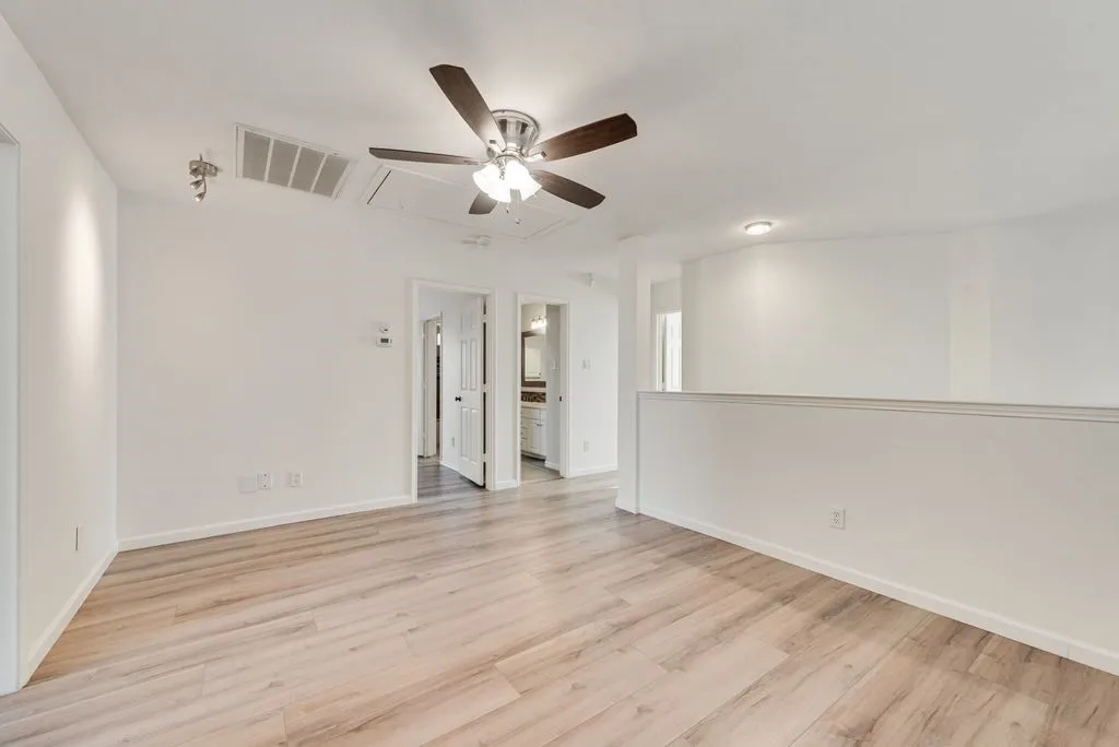 Single Family Residence For Sale in Collin County , 7100 Ledgestone Court, Frisco, Texas 75034, 4 Bedroom, 3 Bathroom, 2 Garage spaces, 2,621 Sqft, built in 1996, mls#21370249, Real Estate Agent in Frisco, Homes For Sale in Collin county, Homes For Sale in Frisco, Realtor in Frisco Texas, Real Estate Brokerage Independent Realty Texas, Luminita Cordes Realtor
