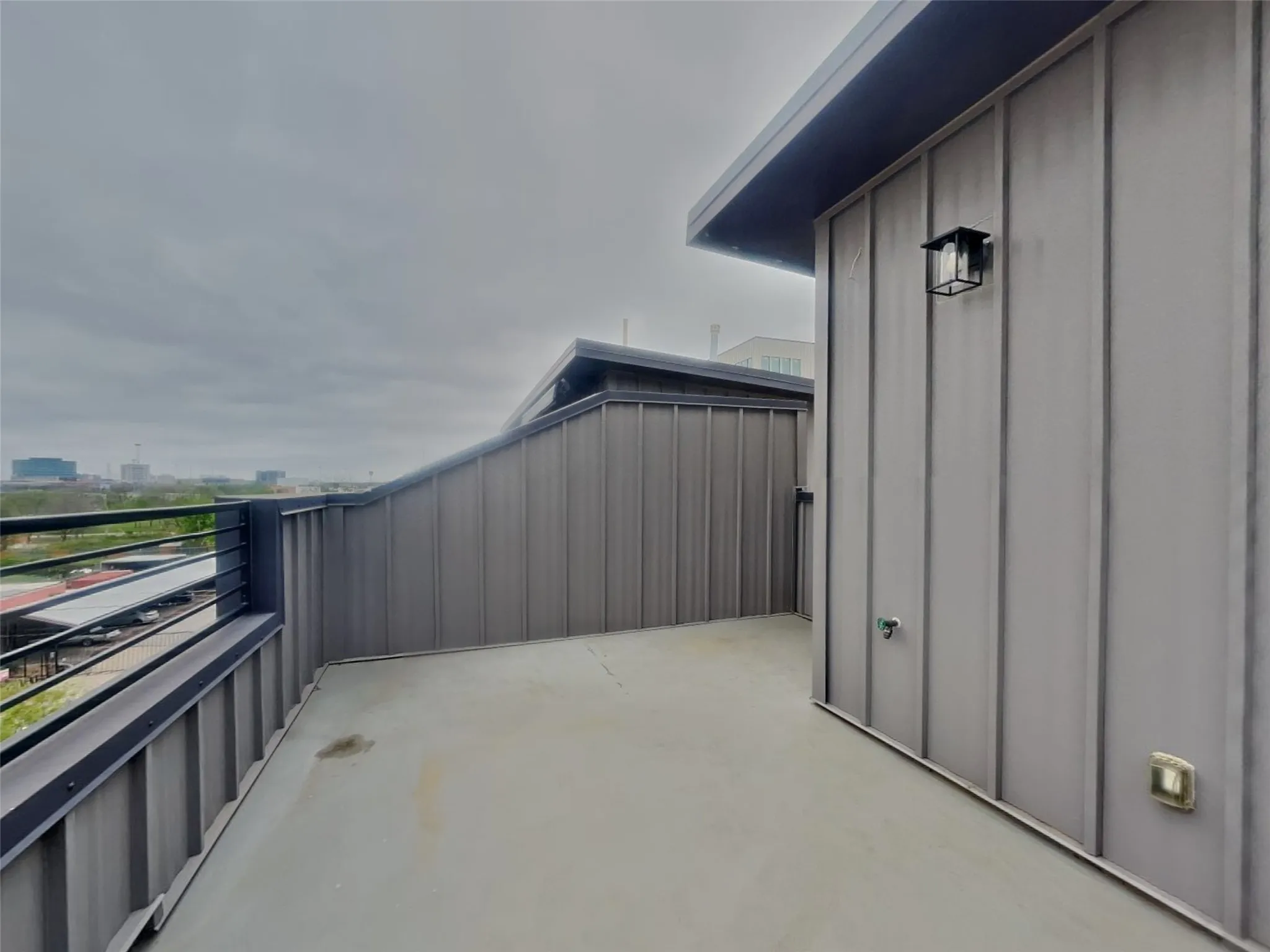 Townhouse For Rent in Dallas County , 1625 Hickory Street 105, Dallas, Texas 75215, 2 Bedroom, 3 Bathroom, 2 Garage spaces, 2,046 Sqft, built in 2017, mls#21370250, Real Estate Agent in Dallas, Homes For Rent in Dallas county, Homes For Rent in Dallas, Realtor in Dallas Texas, Real Estate Brokerage Independent Realty Texas, Luminita Cordes Realtor