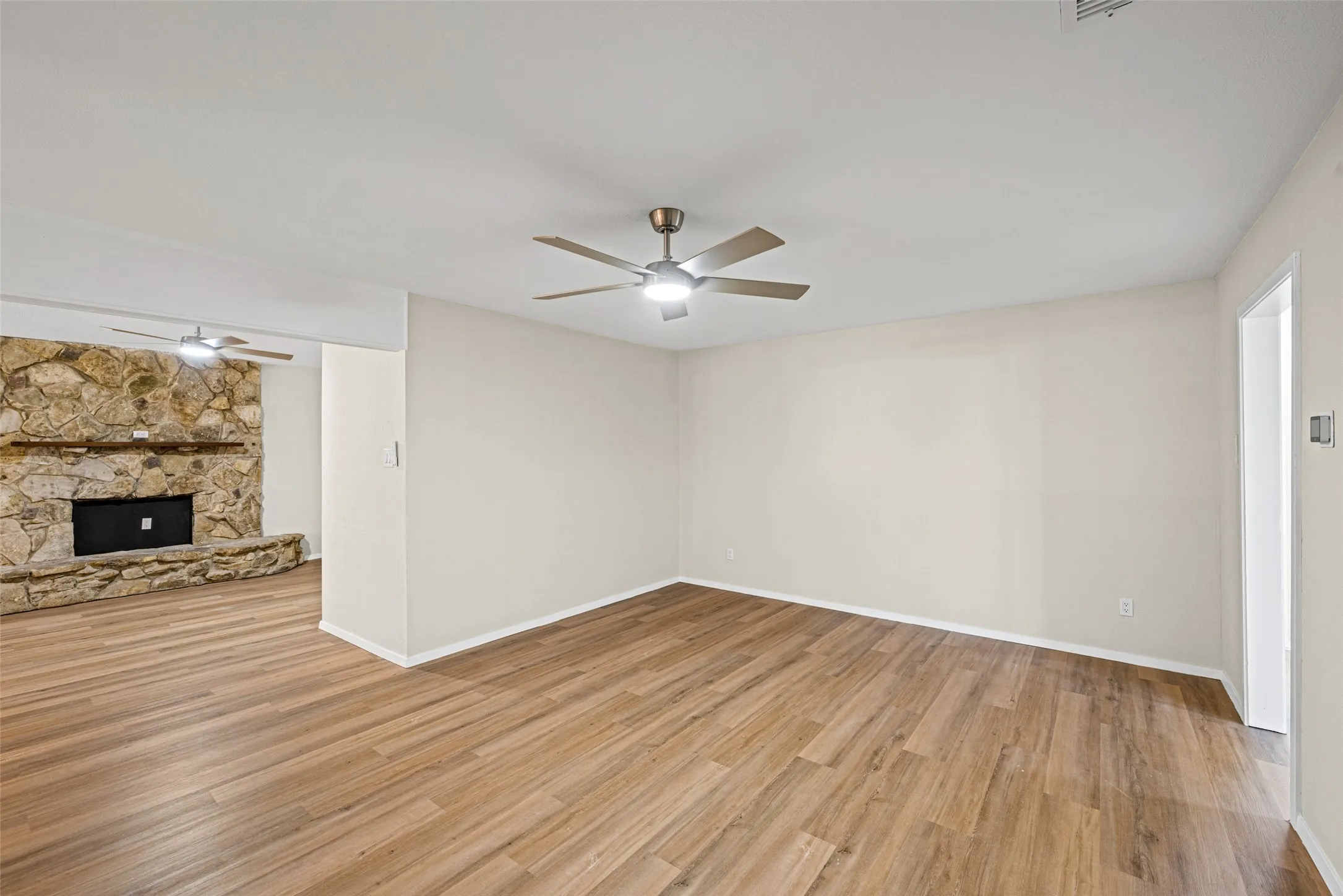 Single Family Residence For Sale in Tarrant County , 7521 Susan Court, North Richland Hills, Texas 76180, 3 Bedroom, 2 Bathroom, 2 Garage spaces, 1,820 Sqft, built in 1968, mls#21370254, Real Estate Agent in North Richland Hills, Homes For Sale in Tarrant county, Homes For Sale in North Richland Hills, Realtor in North Richland Hills Texas, Real Estate Brokerage Independent Realty Texas, Luminita Cordes Realtor