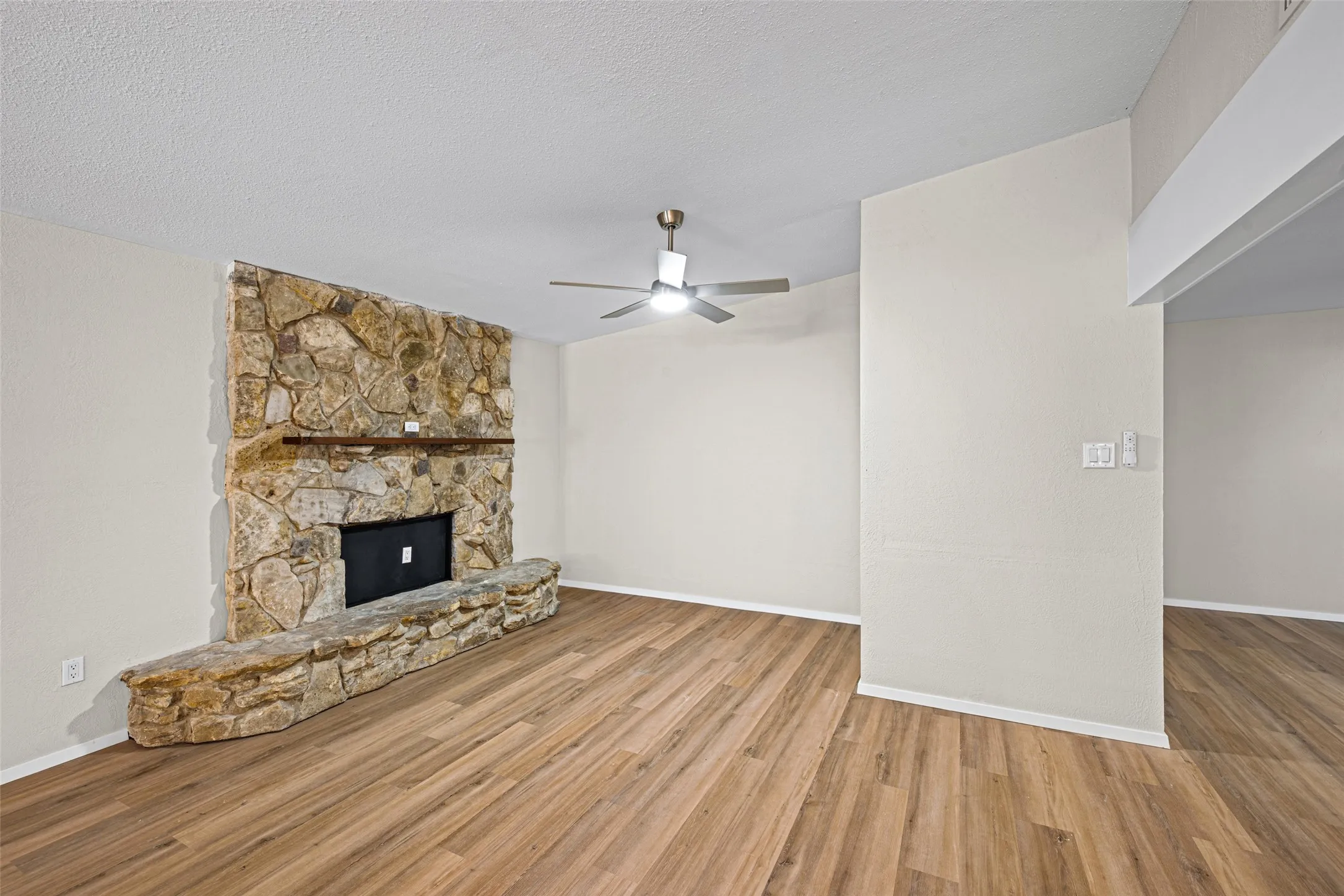 Single Family Residence For Sale in Tarrant County , 7521 Susan Court, North Richland Hills, Texas 76180, 3 Bedroom, 2 Bathroom, 2 Garage spaces, 1,820 Sqft, built in 1968, mls#21370254, Real Estate Agent in North Richland Hills, Homes For Sale in Tarrant county, Homes For Sale in North Richland Hills, Realtor in North Richland Hills Texas, Real Estate Brokerage Independent Realty Texas, Luminita Cordes Realtor