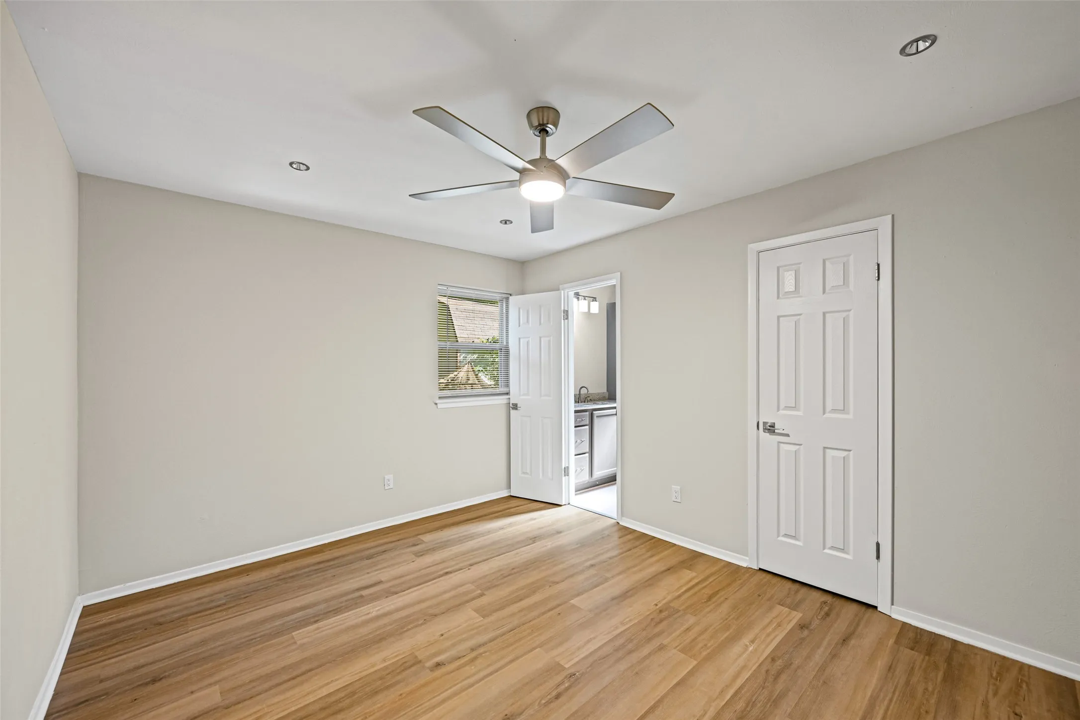 Single Family Residence For Sale in Tarrant County , 7521 Susan Court, North Richland Hills, Texas 76180, 3 Bedroom, 2 Bathroom, 2 Garage spaces, 1,820 Sqft, built in 1968, mls#21370254, Real Estate Agent in North Richland Hills, Homes For Sale in Tarrant county, Homes For Sale in North Richland Hills, Realtor in North Richland Hills Texas, Real Estate Brokerage Independent Realty Texas, Luminita Cordes Realtor