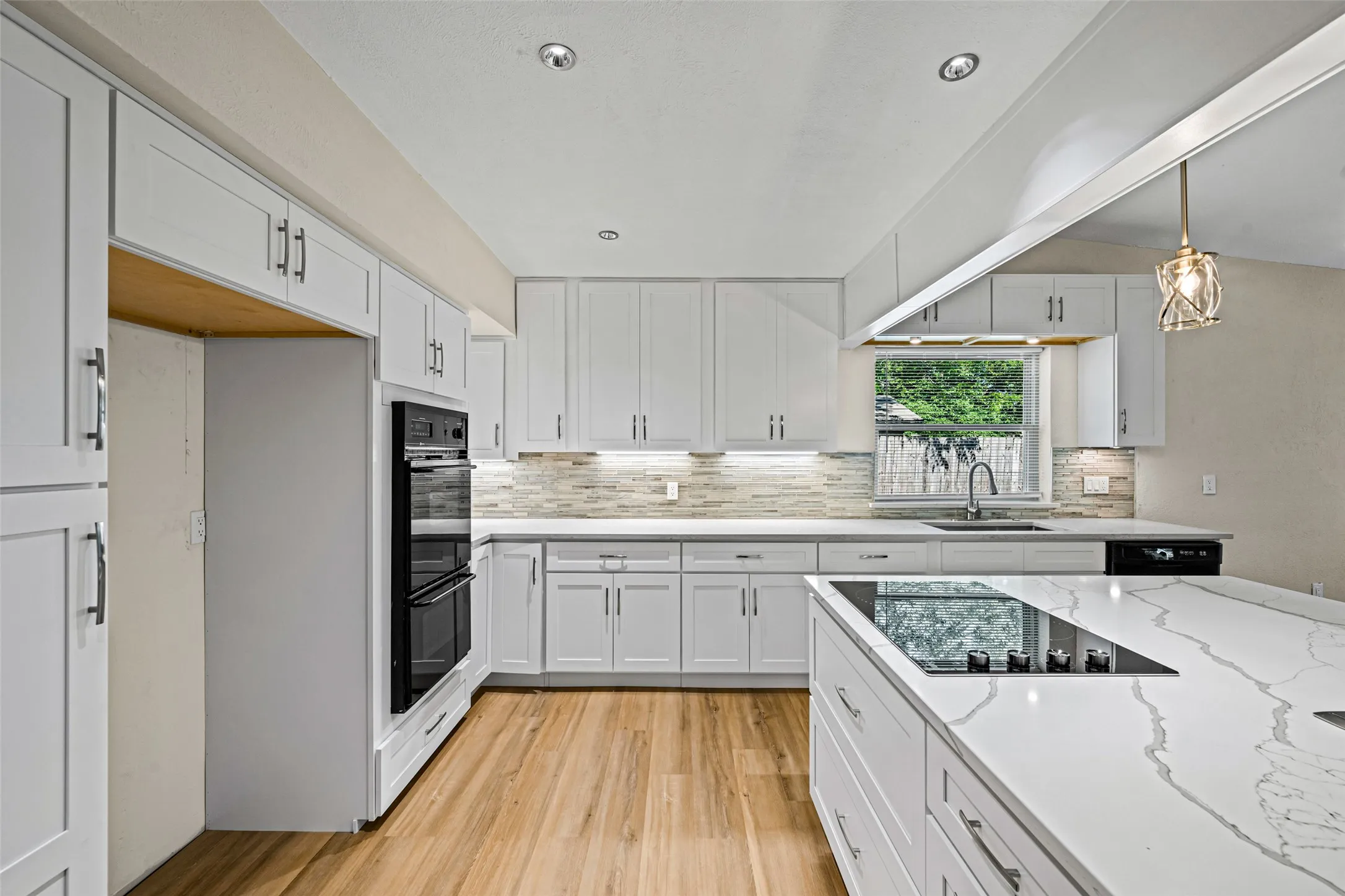 Single Family Residence For Sale in Tarrant County , 7521 Susan Court, North Richland Hills, Texas 76180, 3 Bedroom, 2 Bathroom, 2 Garage spaces, 1,820 Sqft, built in 1968, mls#21370254, Real Estate Agent in North Richland Hills, Homes For Sale in Tarrant county, Homes For Sale in North Richland Hills, Realtor in North Richland Hills Texas, Real Estate Brokerage Independent Realty Texas, Luminita Cordes Realtor
