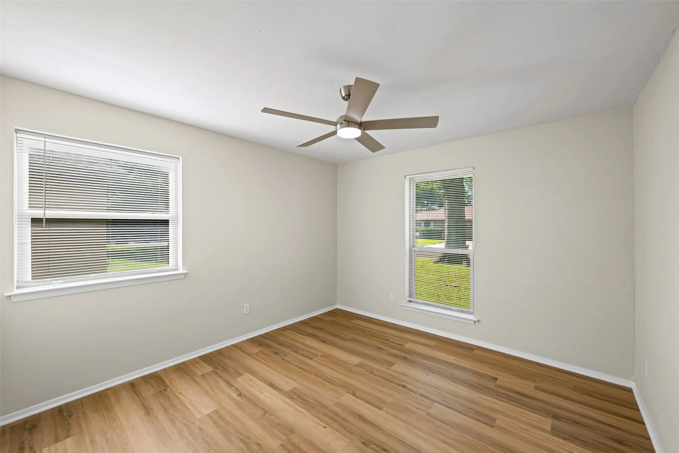Single Family Residence For Sale in Tarrant County , 7521 Susan Court, North Richland Hills, Texas 76180, 3 Bedroom, 2 Bathroom, 2 Garage spaces, 1,820 Sqft, built in 1968, mls#21370254, Real Estate Agent in North Richland Hills, Homes For Sale in Tarrant county, Homes For Sale in North Richland Hills, Realtor in North Richland Hills Texas, Real Estate Brokerage Independent Realty Texas, Luminita Cordes Realtor