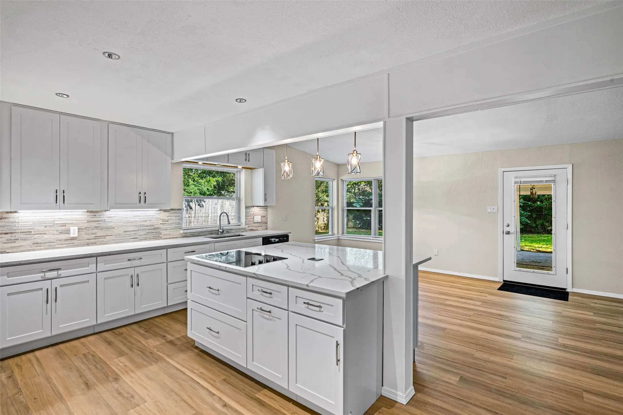 Single Family Residence For Sale in Tarrant County , 7521 Susan Court, North Richland Hills, Texas 76180, 3 Bedroom, 2 Bathroom, 2 Garage spaces, 1,820 Sqft, built in 1968, mls#21370254, Real Estate Agent in North Richland Hills, Homes For Sale in Tarrant county, Homes For Sale in North Richland Hills, Realtor in North Richland Hills Texas, Real Estate Brokerage Independent Realty Texas, Luminita Cordes Realtor