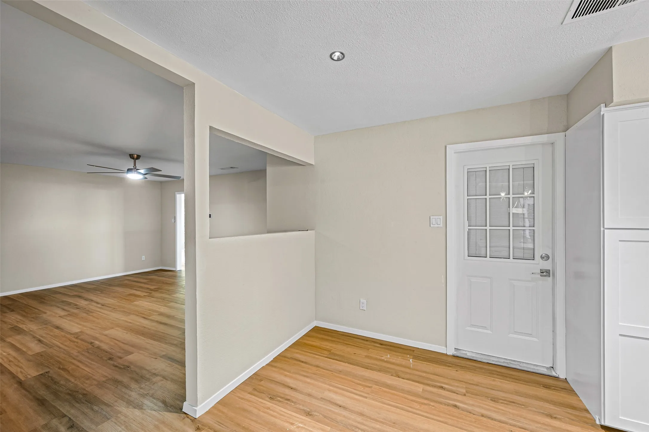 Single Family Residence For Sale in Tarrant County , 7521 Susan Court, North Richland Hills, Texas 76180, 3 Bedroom, 2 Bathroom, 2 Garage spaces, 1,820 Sqft, built in 1968, mls#21370254, Real Estate Agent in North Richland Hills, Homes For Sale in Tarrant county, Homes For Sale in North Richland Hills, Realtor in North Richland Hills Texas, Real Estate Brokerage Independent Realty Texas, Luminita Cordes Realtor