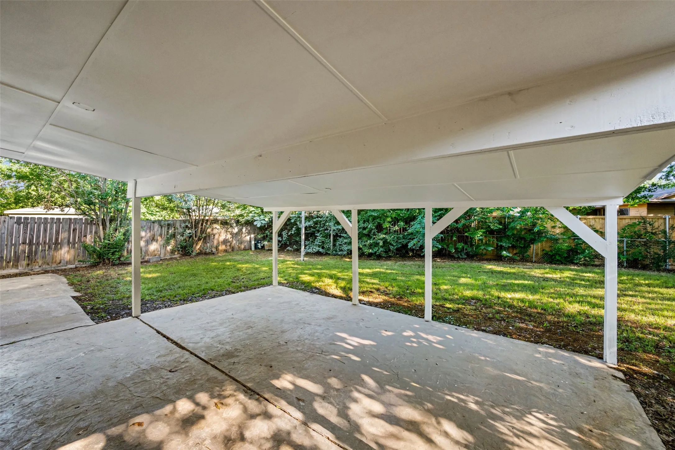 Single Family Residence For Sale in Tarrant County , 7521 Susan Court, North Richland Hills, Texas 76180, 3 Bedroom, 2 Bathroom, 2 Garage spaces, 1,820 Sqft, built in 1968, mls#21370254, Real Estate Agent in North Richland Hills, Homes For Sale in Tarrant county, Homes For Sale in North Richland Hills, Realtor in North Richland Hills Texas, Real Estate Brokerage Independent Realty Texas, Luminita Cordes Realtor
