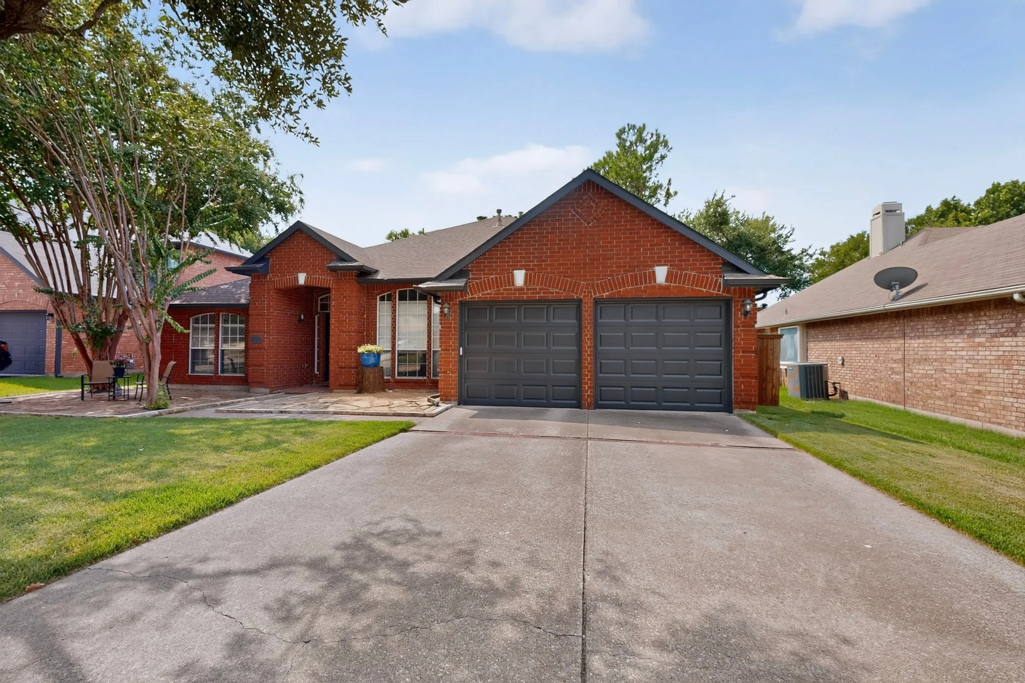 Single Family Residence For Sale in Denton County , 605 Oak Hollow Lane, Flower Mound, Texas 75028, 4 Bedroom, 2 Bathroom, 2 Garage spaces, 2,334 Sqft, built in 1993, mls#21370048, Real Estate Agent in Flower Mound, Homes For Sale in Denton county, Homes For Sale in Flower Mound, Realtor in Flower Mound Texas, Real Estate Brokerage Independent Realty Texas, Luminita Cordes Realtor