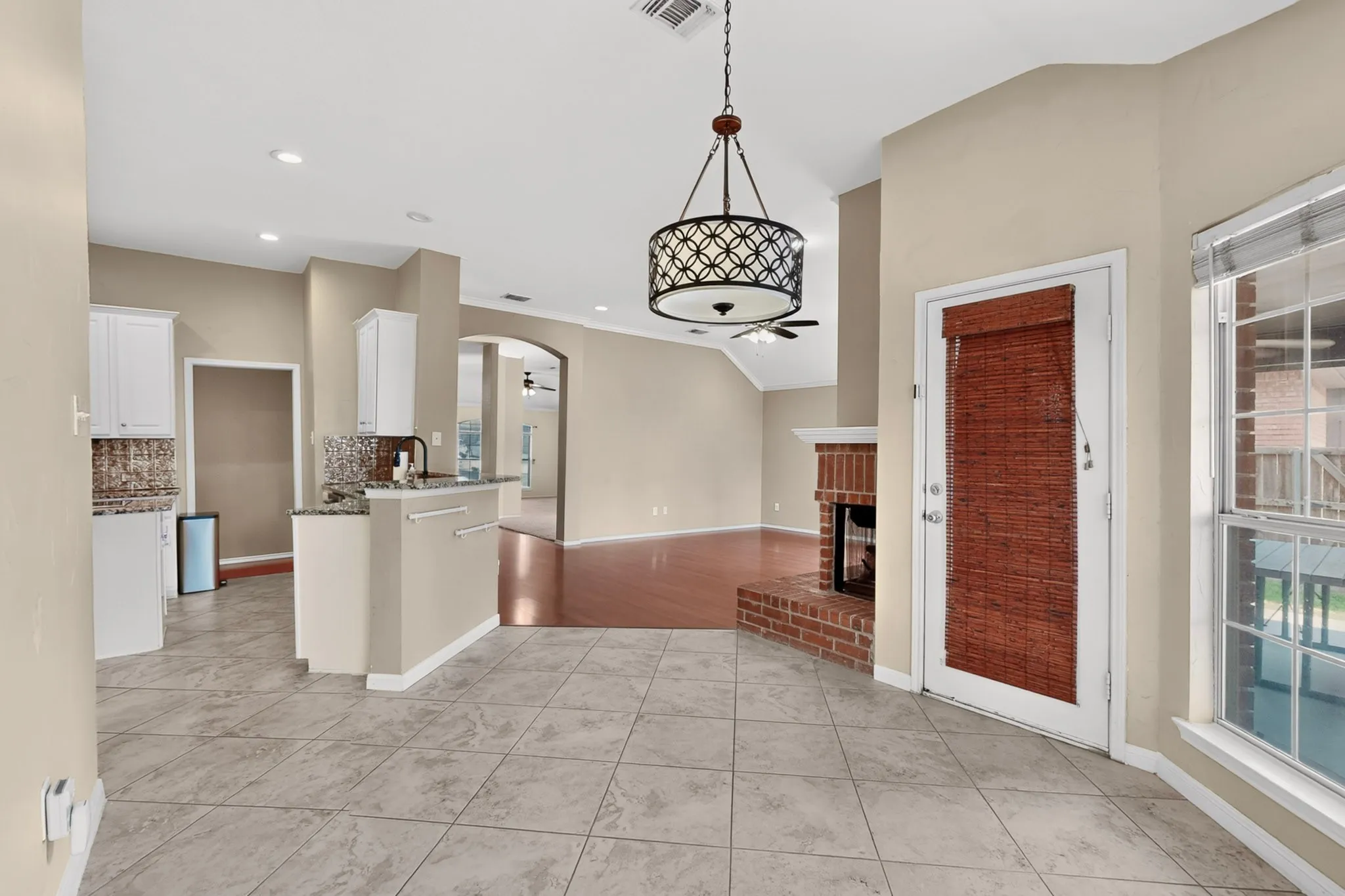 Single Family Residence For Sale in Denton County , 605 Oak Hollow Lane, Flower Mound, Texas 75028, 4 Bedroom, 2 Bathroom, 2 Garage spaces, 2,334 Sqft, built in 1993, mls#21370048, Real Estate Agent in Flower Mound, Homes For Sale in Denton county, Homes For Sale in Flower Mound, Realtor in Flower Mound Texas, Real Estate Brokerage Independent Realty Texas, Luminita Cordes Realtor