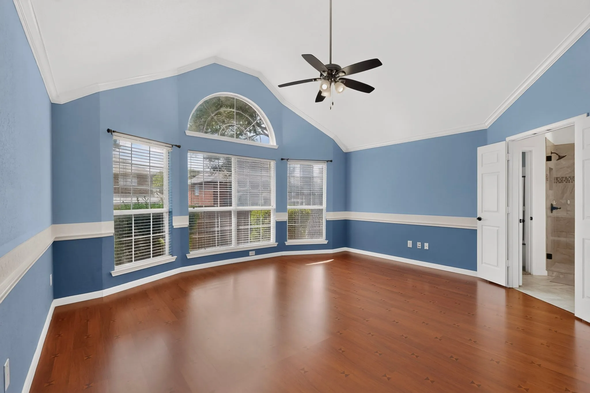 Single Family Residence For Sale in Denton County , 605 Oak Hollow Lane, Flower Mound, Texas 75028, 4 Bedroom, 2 Bathroom, 2 Garage spaces, 2,334 Sqft, built in 1993, mls#21370048, Real Estate Agent in Flower Mound, Homes For Sale in Denton county, Homes For Sale in Flower Mound, Realtor in Flower Mound Texas, Real Estate Brokerage Independent Realty Texas, Luminita Cordes Realtor