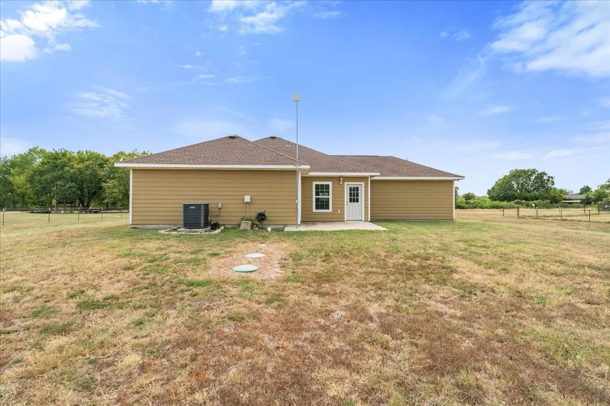 Single Family Residence For Sale in Navarro County , 123 Pugh Lane, Corsicana, Texas 75109, 4 Bedroom, 2 Bathroom, 2 Garage spaces, 1,676 Sqft, built in 2021, mls#21370230, Real Estate Agent in Corsicana, Homes For Sale in Navarro county, Homes For Sale in Corsicana, Realtor in Corsicana Texas, Real Estate Brokerage Independent Realty Texas, Luminita Cordes Realtor