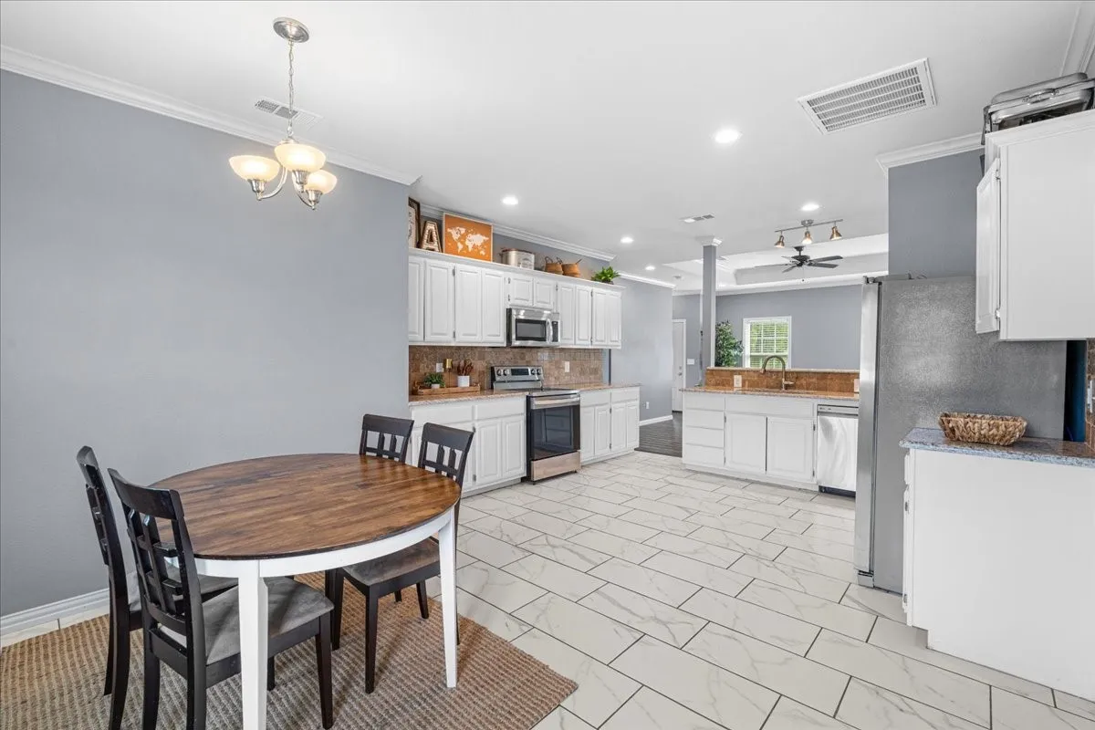 Single Family Residence For Sale in Navarro County , 123 Pugh Lane, Corsicana, Texas 75109, 4 Bedroom, 2 Bathroom, 2 Garage spaces, 1,676 Sqft, built in 2021, mls#21370230, Real Estate Agent in Corsicana, Homes For Sale in Navarro county, Homes For Sale in Corsicana, Realtor in Corsicana Texas, Real Estate Brokerage Independent Realty Texas, Luminita Cordes Realtor