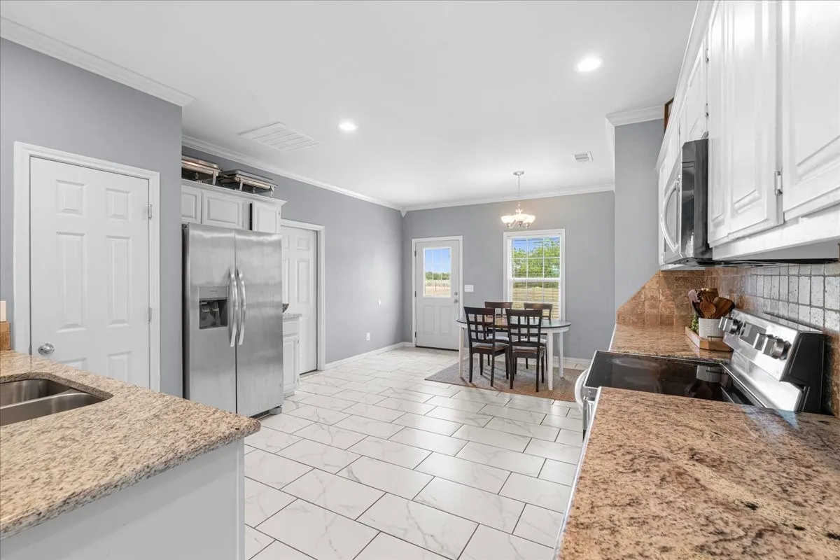 Single Family Residence For Sale in Navarro County , 123 Pugh Lane, Corsicana, Texas 75109, 4 Bedroom, 2 Bathroom, 2 Garage spaces, 1,676 Sqft, built in 2021, mls#21370230, Real Estate Agent in Corsicana, Homes For Sale in Navarro county, Homes For Sale in Corsicana, Realtor in Corsicana Texas, Real Estate Brokerage Independent Realty Texas, Luminita Cordes Realtor