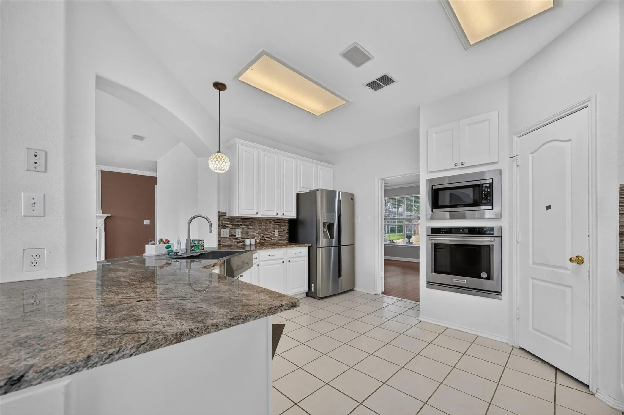 Single Family Residence For Rent in Denton County , 5101 Timberland Parkway, Flower Mound, Texas 75028, 5 Bedroom, 4 Bathroom, 1 Garage spaces, 3,065 Sqft, built in 1998, mls#21347879, Real Estate Agent in Flower Mound, Homes For Rent in Denton county, Homes For Rent in Flower Mound, Realtor in Flower Mound Texas, Real Estate Brokerage Independent Realty Texas, Luminita Cordes Realtor