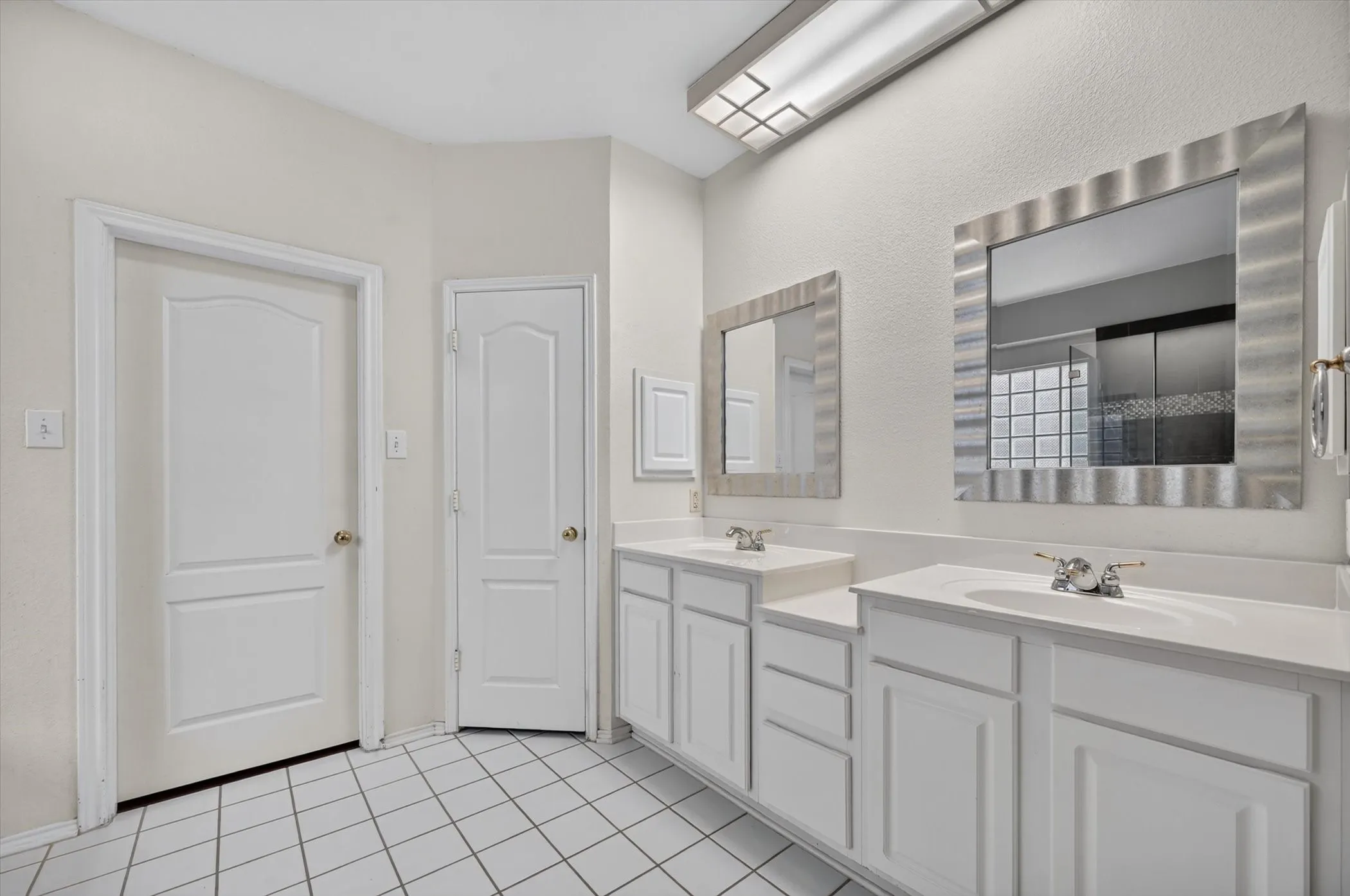 Single Family Residence For Rent in Denton County , 5101 Timberland Parkway, Flower Mound, Texas 75028, 5 Bedroom, 4 Bathroom, 1 Garage spaces, 3,065 Sqft, built in 1998, mls#21347879, Real Estate Agent in Flower Mound, Homes For Rent in Denton county, Homes For Rent in Flower Mound, Realtor in Flower Mound Texas, Real Estate Brokerage Independent Realty Texas, Luminita Cordes Realtor