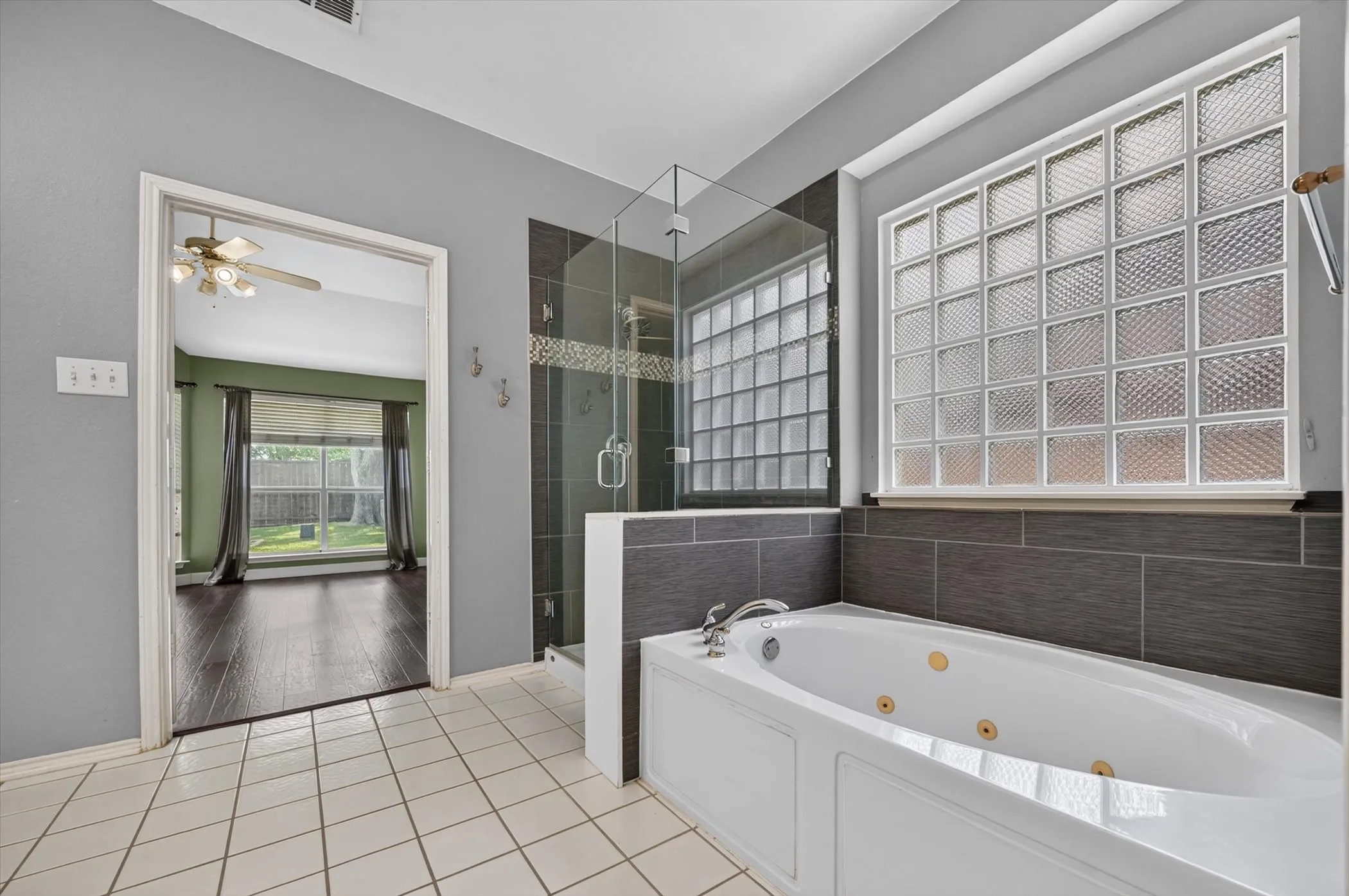 Single Family Residence For Rent in Denton County , 5101 Timberland Parkway, Flower Mound, Texas 75028, 5 Bedroom, 4 Bathroom, 1 Garage spaces, 3,065 Sqft, built in 1998, mls#21347879, Real Estate Agent in Flower Mound, Homes For Rent in Denton county, Homes For Rent in Flower Mound, Realtor in Flower Mound Texas, Real Estate Brokerage Independent Realty Texas, Luminita Cordes Realtor