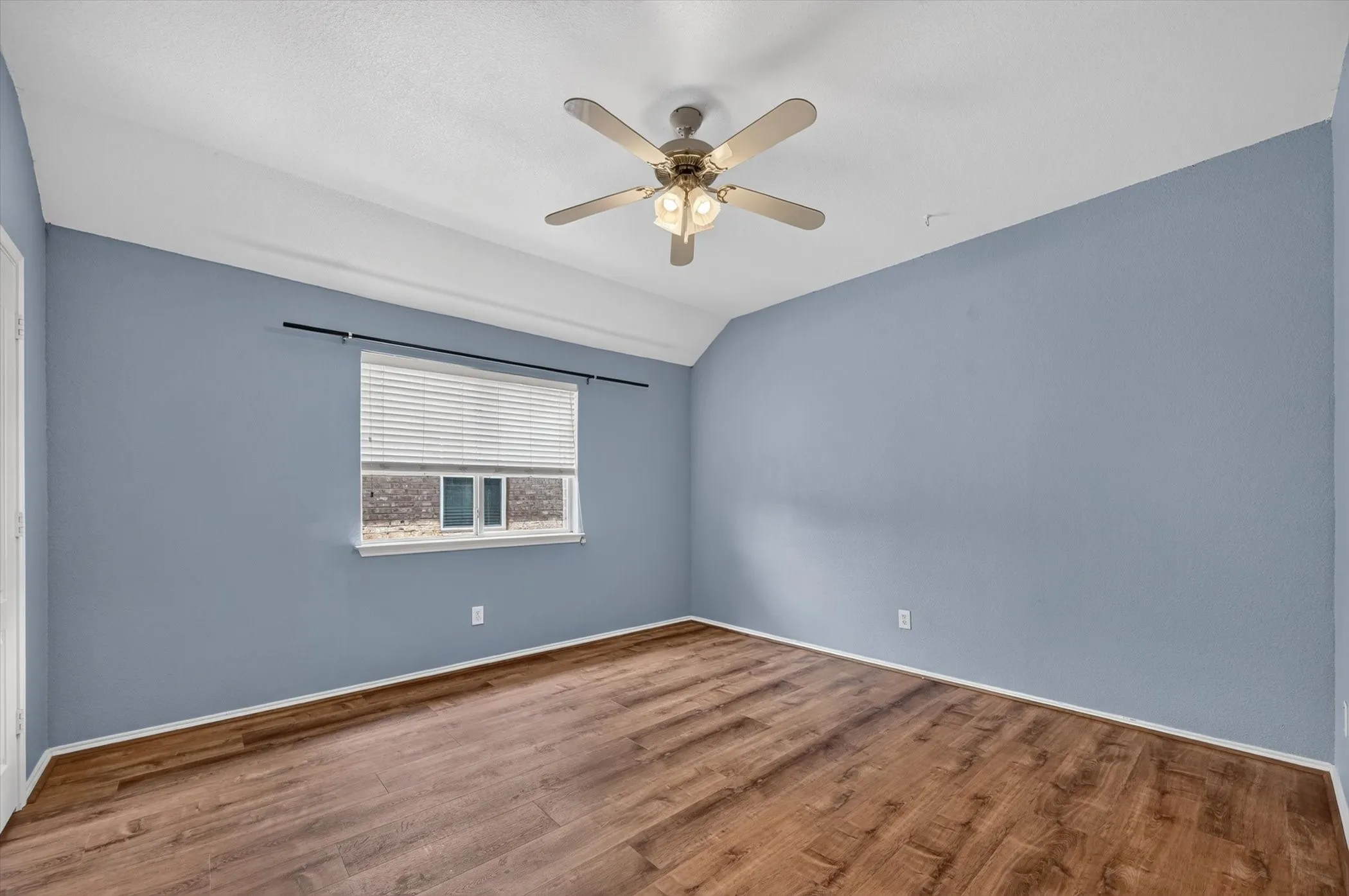 Single Family Residence For Rent in Denton County , 5101 Timberland Parkway, Flower Mound, Texas 75028, 5 Bedroom, 4 Bathroom, 1 Garage spaces, 3,065 Sqft, built in 1998, mls#21347879, Real Estate Agent in Flower Mound, Homes For Rent in Denton county, Homes For Rent in Flower Mound, Realtor in Flower Mound Texas, Real Estate Brokerage Independent Realty Texas, Luminita Cordes Realtor