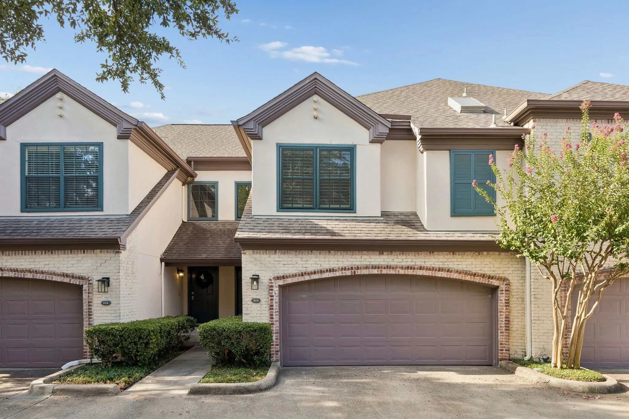 Townhouse For Sale in Dallas County , 5950 Lindenshire Lane 302, Dallas, Texas 75230, 2 Bedroom, 3 Bathroom, 2 Garage spaces, 1,270 Sqft, built in 1990, mls#21362210, Real Estate Agent in Dallas, Homes For Sale in Dallas county, Homes For Sale in Dallas, Realtor in Dallas Texas, Real Estate Brokerage Independent Realty Texas, Luminita Cordes Realtor