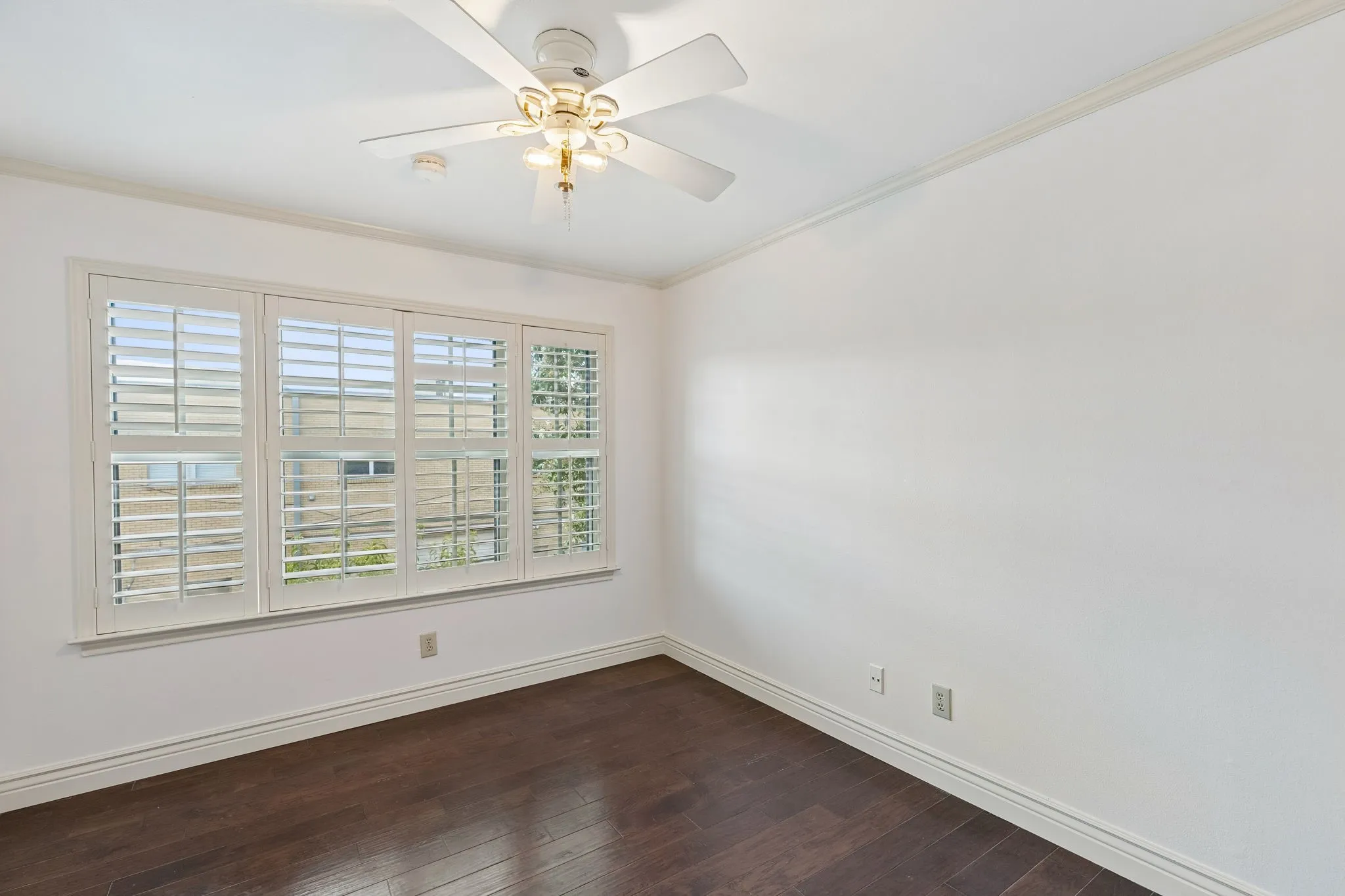 Townhouse For Sale in Dallas County , 5950 Lindenshire Lane 302, Dallas, Texas 75230, 2 Bedroom, 3 Bathroom, 2 Garage spaces, 1,270 Sqft, built in 1990, mls#21362210, Real Estate Agent in Dallas, Homes For Sale in Dallas county, Homes For Sale in Dallas, Realtor in Dallas Texas, Real Estate Brokerage Independent Realty Texas, Luminita Cordes Realtor