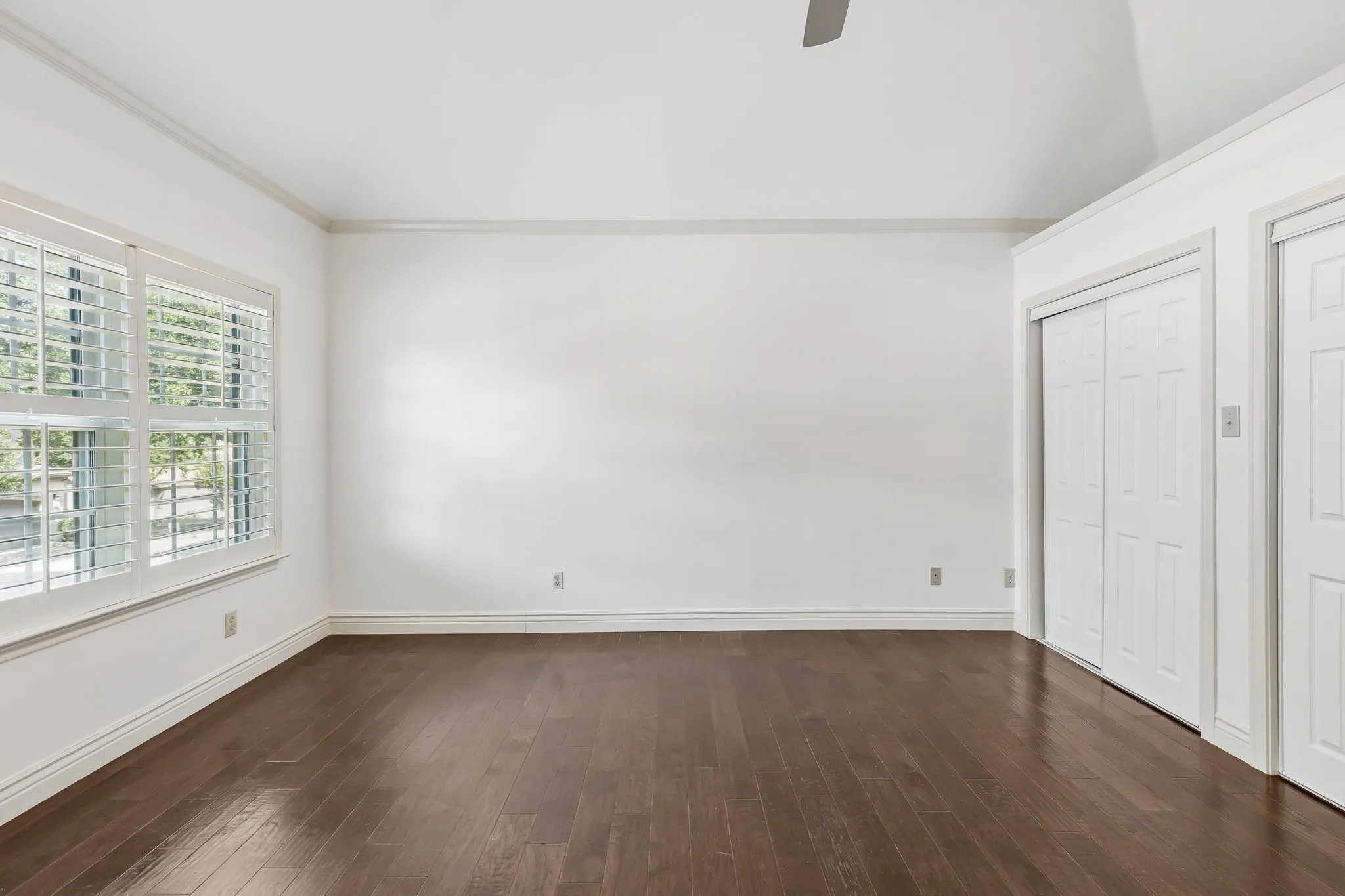 Townhouse For Sale in Dallas County , 5950 Lindenshire Lane 302, Dallas, Texas 75230, 2 Bedroom, 3 Bathroom, 2 Garage spaces, 1,270 Sqft, built in 1990, mls#21362210, Real Estate Agent in Dallas, Homes For Sale in Dallas county, Homes For Sale in Dallas, Realtor in Dallas Texas, Real Estate Brokerage Independent Realty Texas, Luminita Cordes Realtor