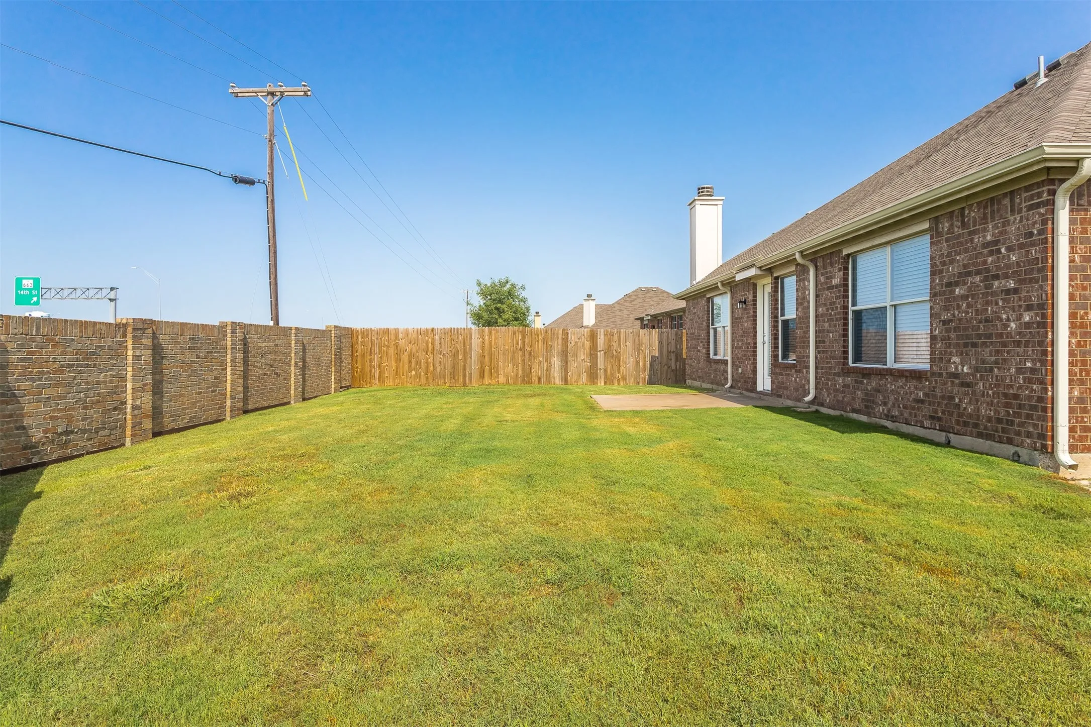 Single Family Residence For Rent in Ellis County , 529 Quail Hollow Drive, Midlothian, Texas 76065, 4 Bedroom, 2 Bathroom, 2 Garage spaces, 1,560 Sqft, built in 2007, mls#21370257, Real Estate Agent in Midlothian, Homes For Rent in Ellis county, Homes For Rent in Midlothian, Realtor in Midlothian Texas, Real Estate Brokerage Independent Realty Texas, Luminita Cordes Realtor