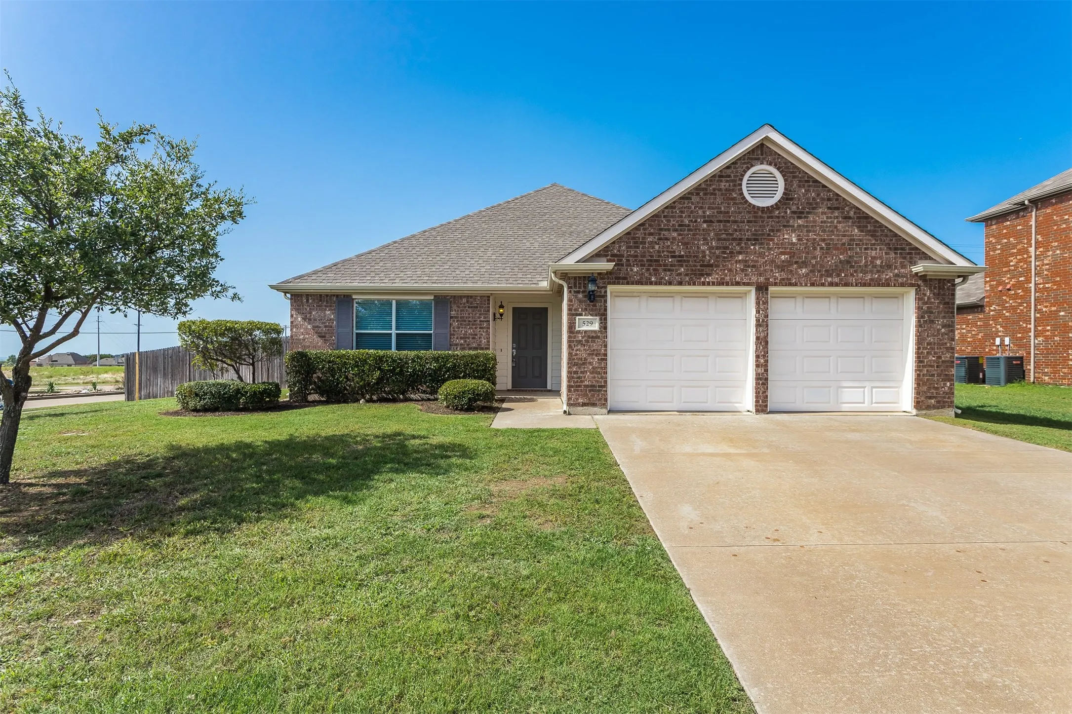 Single Family Residence For Rent in Ellis County , 529 Quail Hollow Drive, Midlothian, Texas 76065, 4 Bedroom, 2 Bathroom, 2 Garage spaces, 1,560 Sqft, built in 2007, mls#21370257, Real Estate Agent in Midlothian, Homes For Rent in Ellis county, Homes For Rent in Midlothian, Realtor in Midlothian Texas, Real Estate Brokerage Independent Realty Texas, Luminita Cordes Realtor