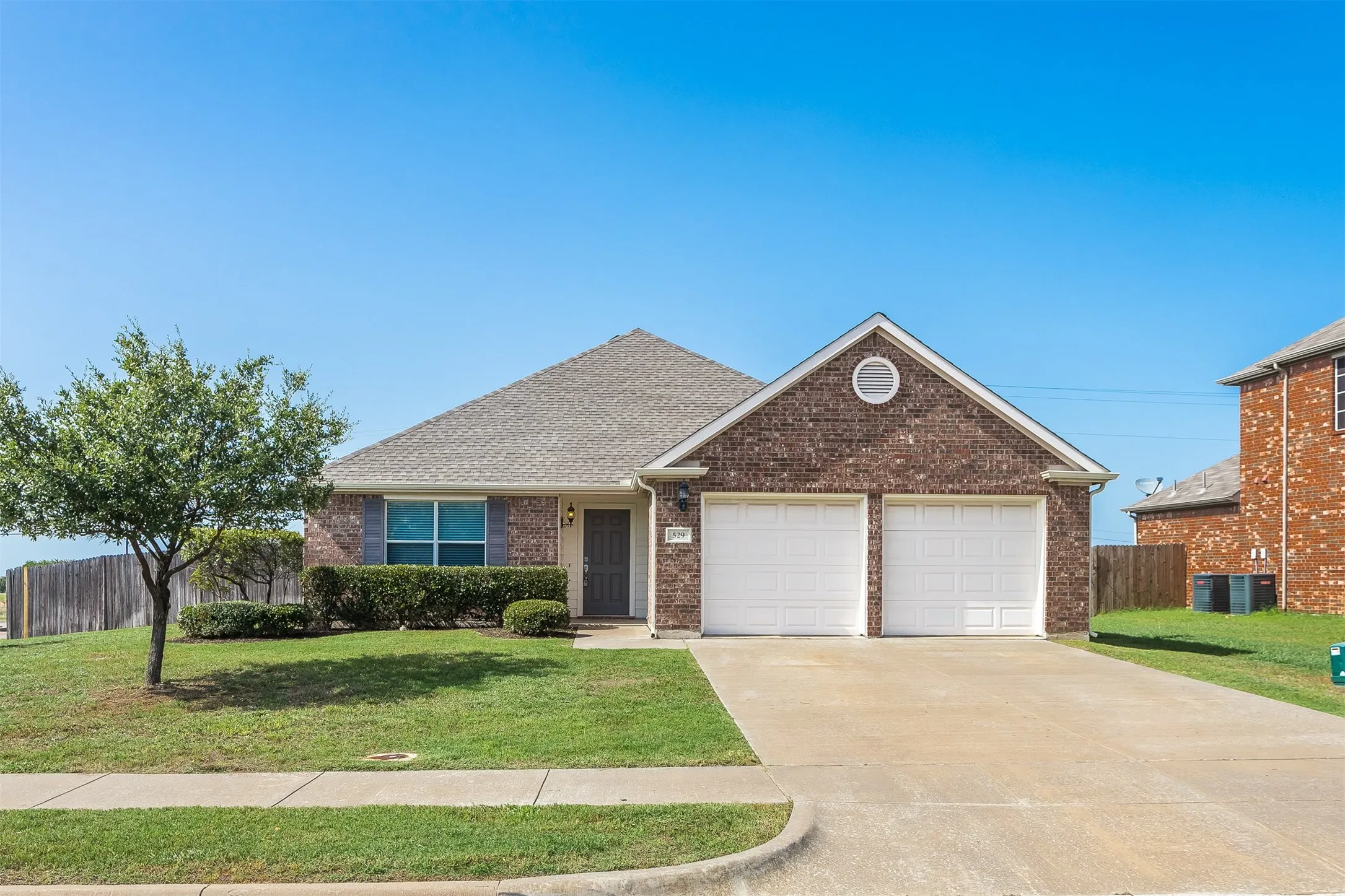 Single Family Residence For Rent in Ellis County , 529 Quail Hollow Drive, Midlothian, Texas 76065, 4 Bedroom, 2 Bathroom, 2 Garage spaces, 1,560 Sqft, built in 2007, mls#21370257, Real Estate Agent in Midlothian, Homes For Rent in Ellis county, Homes For Rent in Midlothian, Realtor in Midlothian Texas, Real Estate Brokerage Independent Realty Texas, Luminita Cordes Realtor